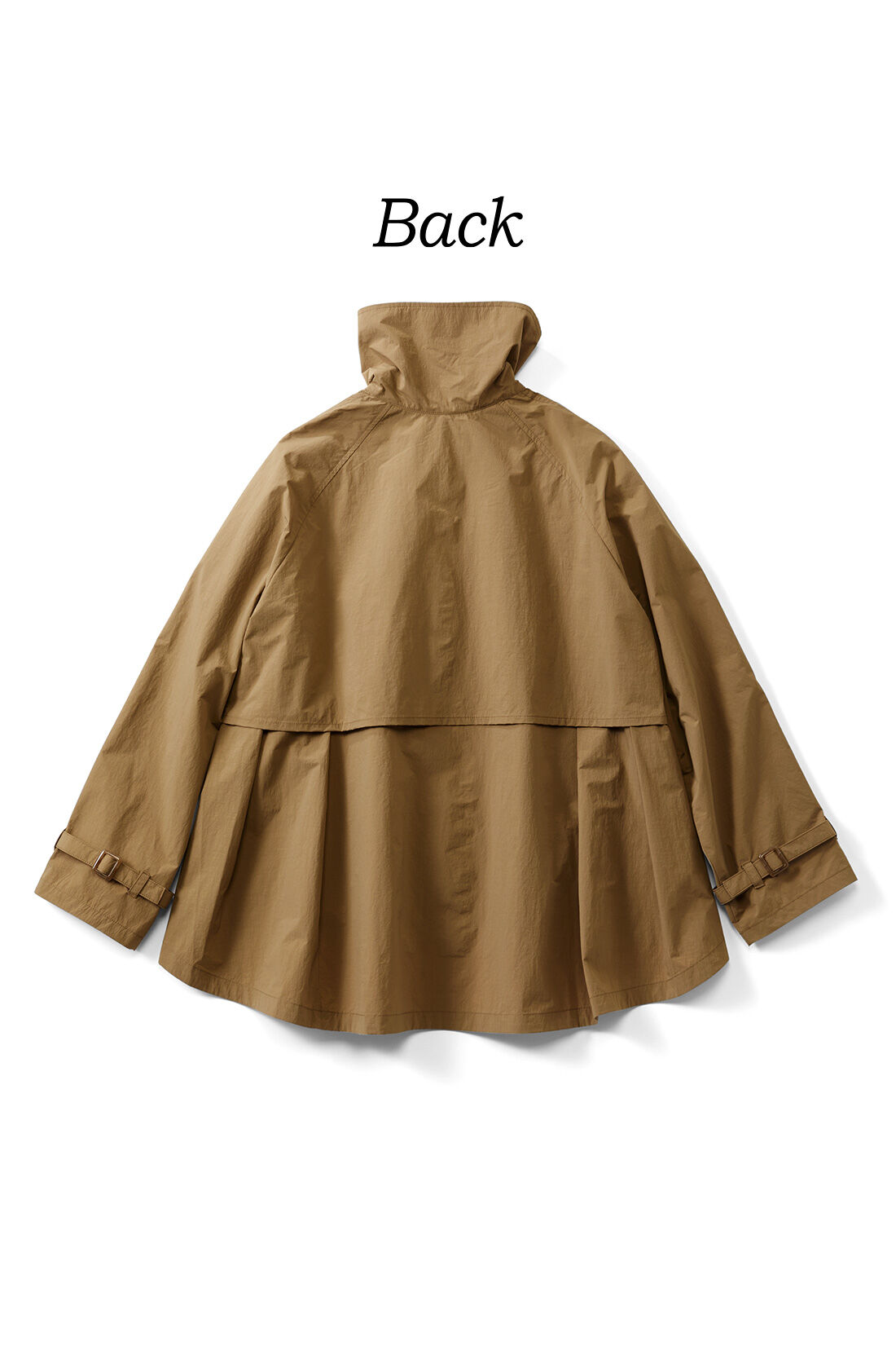 IEDIT[イディット]　牧野紗弥さんコラボ 撥水（はっすい）加工素材がうれしい ハーフ丈スタンドカラートレンチ風デザインコート|ケープ状のヨーク下に入れたタックで、ほんのりAラインに広がりのある女性らしい立体的なシルエットに。