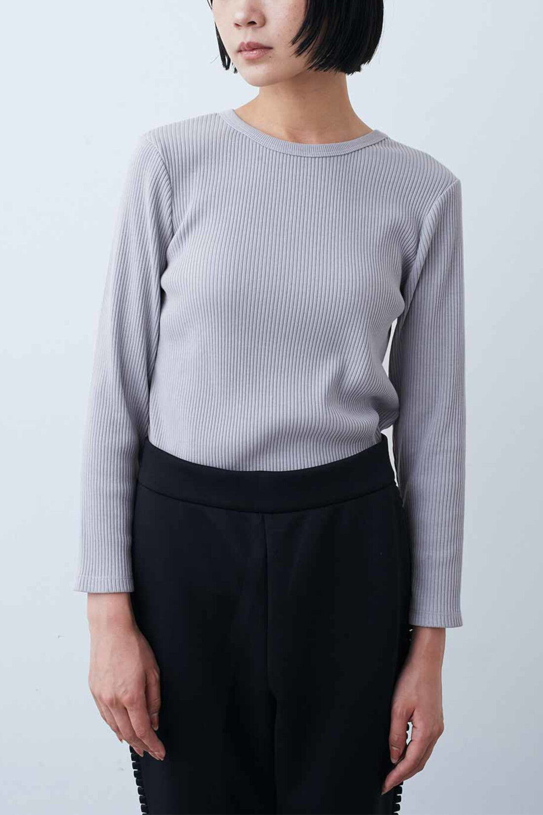 IEDIT|IEDIT[イディット]　抗菌防臭加工がうれしい きれい見えデザインリブカットソートップス〈ブルー〉|モデル身長：164cm　着用サイズ：M これは参考画像です。お届けするカラーとは異なります。