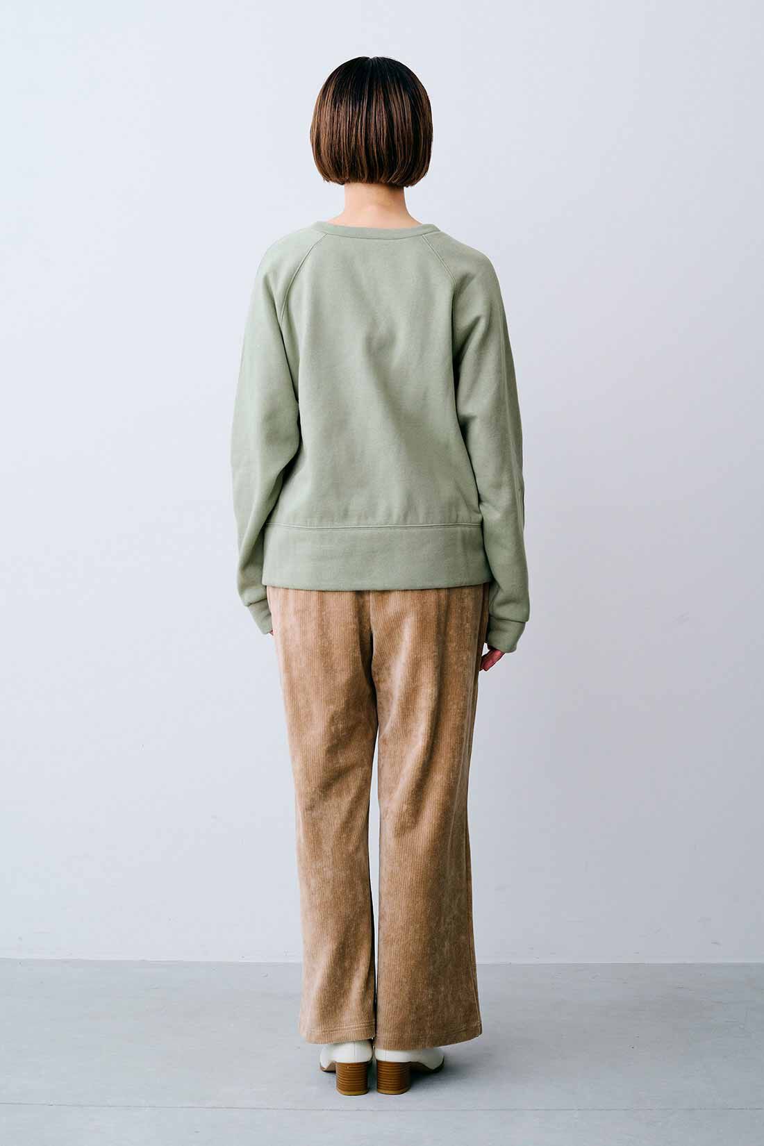 IEDIT|IEDIT[イディット]　カットソーコーデュロイで快適 きれい見えシルエットのワイドパンツ〈アイボリー〉|モデル身長：160cm 着用サイズ：M