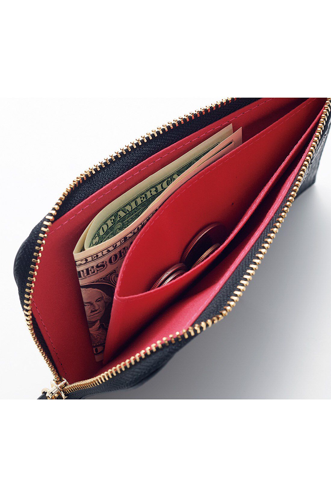 IEDIT|IEDIT[イディット]　本革が大人にうれしい スターエンボス加工のスリムミニ財布〈ブラック〉　|中が見やすい明るめピンクで気分も上がります。