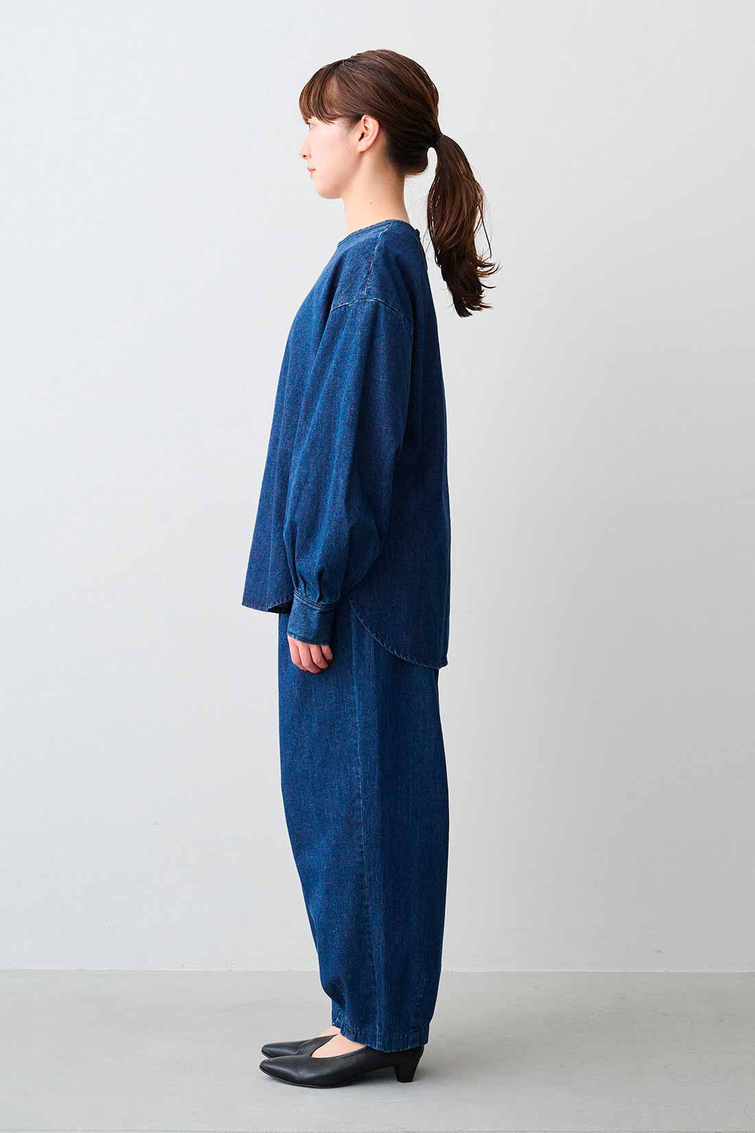 IEDIT|IEDIT[イディット]　福田麻琴さんコラボ 大人上品に着こなせる ボリュームスリーブデニムブラウス〈ブルー〉|モデル身長：163cm 着用サイズ：M