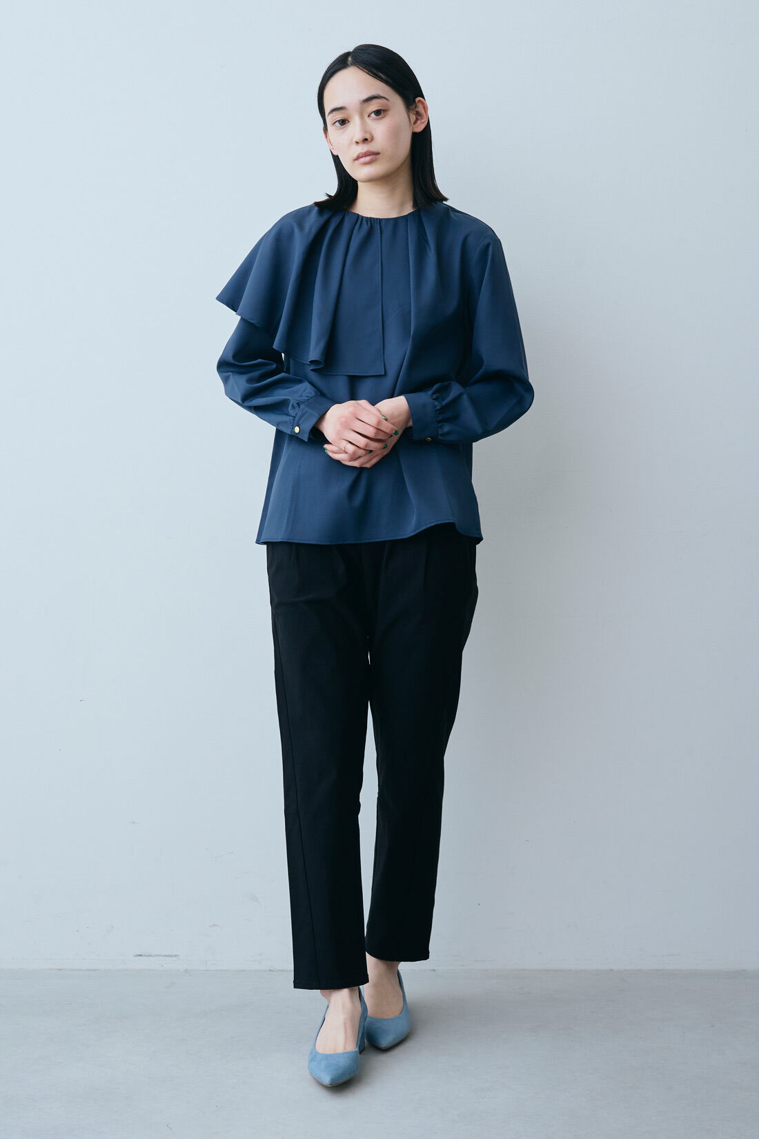 IEDIT［イディット］|IEDIT[イディット]　ぐいっとしなやかで快適な美脚見えナイスラっとエアノビテーパードパンツ|モデル身長：167cm　着用サイズ：M