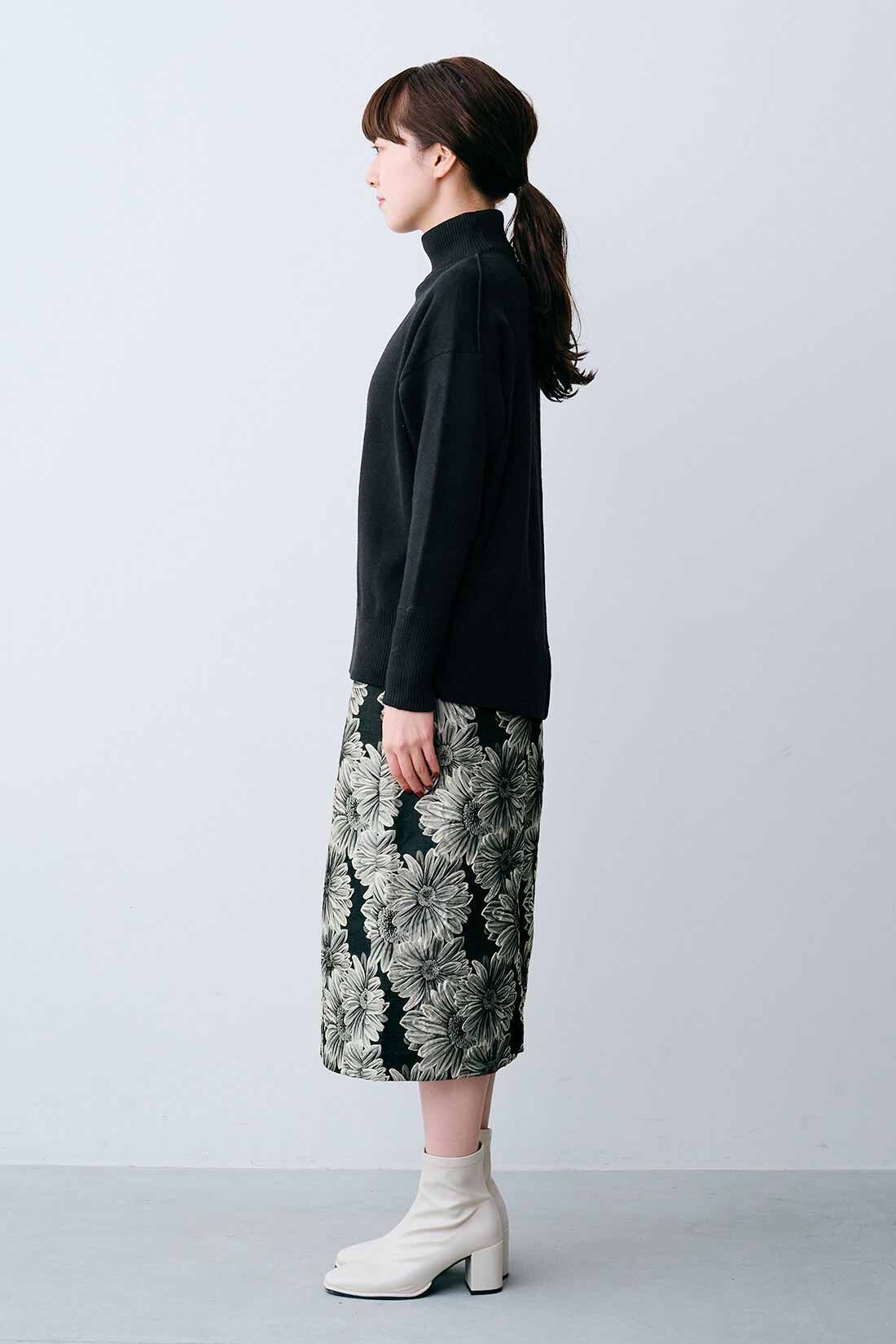 IEDIT|IEDIT[イディット]　品よく華やぐ フラワージャカードのIラインスカート〈ブラック〉|モデル身長：163cm 着用サイズ：M