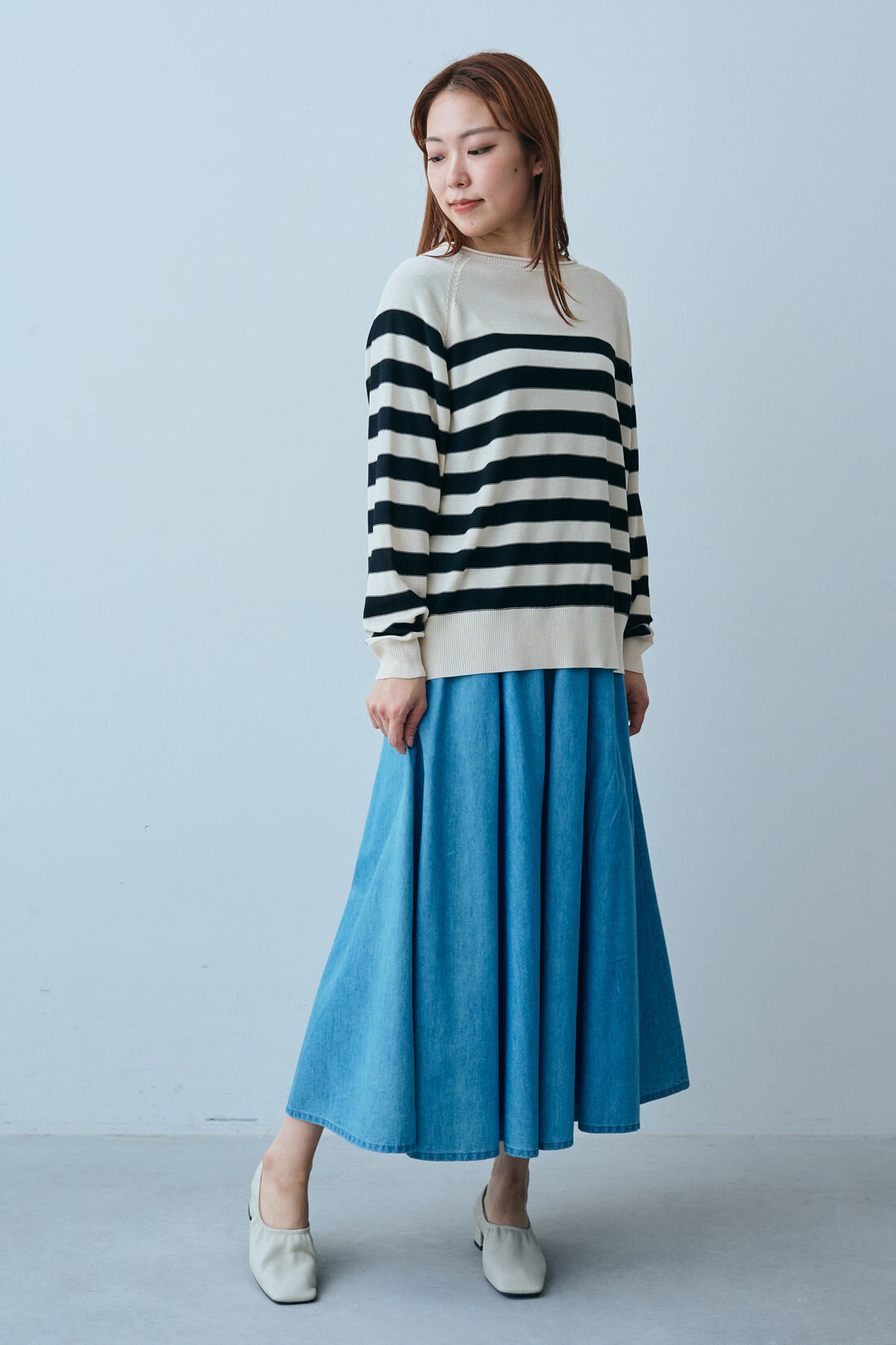 IEDIT［イディット］|落ち感素材 ボーダー ニット トップス〈黒〉のコーディネート