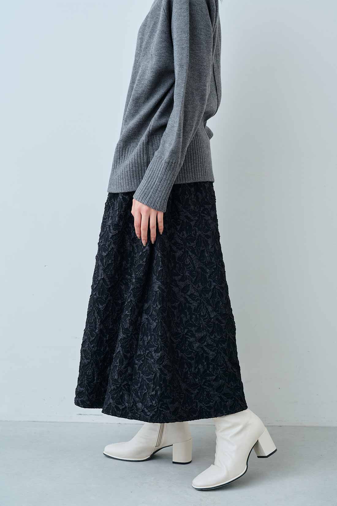 IEDIT［イディット］|IEDIT[イディット]　アブストラクト柄のふくれジャカードフレアースカート〈シャイニーブラック〉