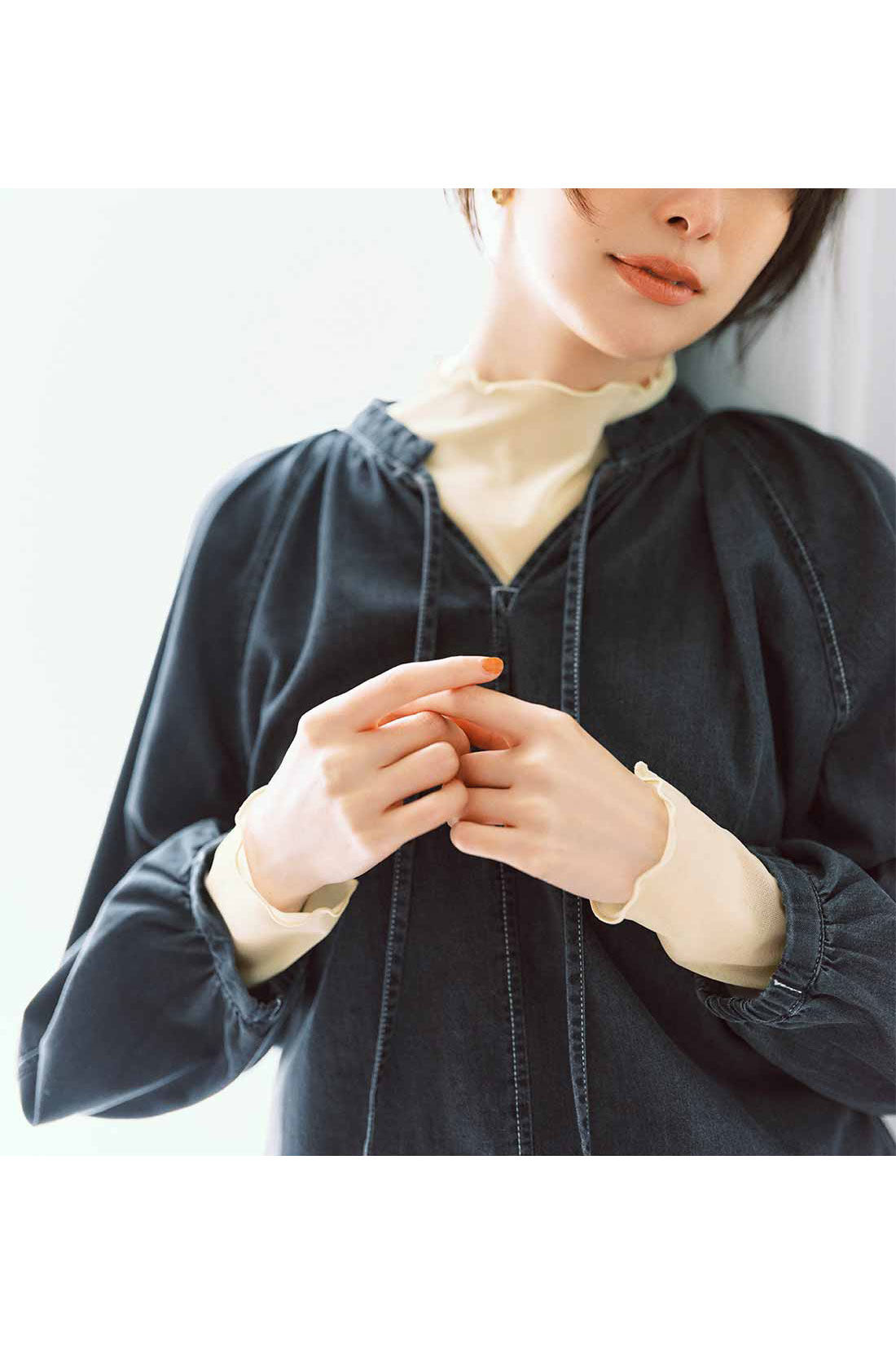 IEDIT［イディット］|IEDIT[イディット]　フェミニンな印象で着られる 軽やかデニムブラウス