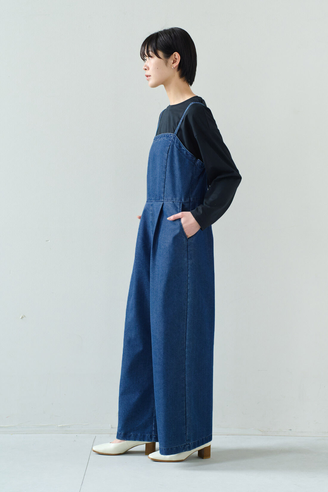 IEDIT|IEDIT[イディット]　大人仕様しなやかデニムサロペット〈ブルー〉|モデル身長：163cm　着用サイズ：M