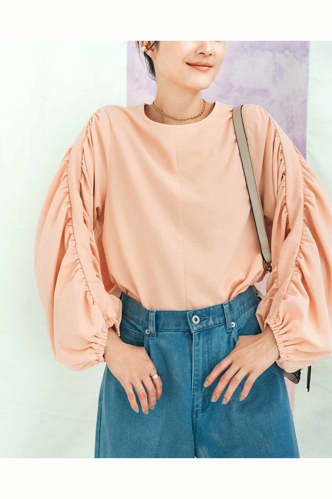 IEDIT|IEDIT[イディット]　コットンライクな多機能素材「AMATA」のギャザースリーブブラウス〈ペタルピンク〉