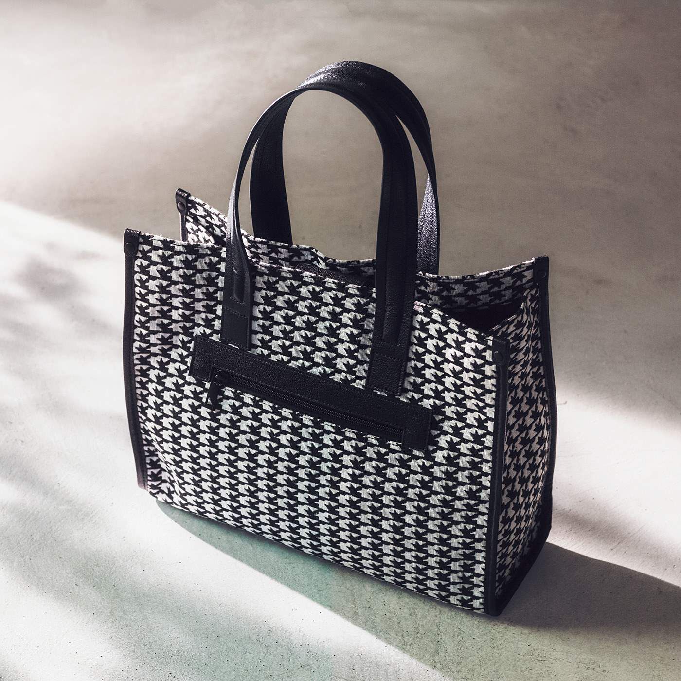 IEDIT＋[イディットプラス] ペタルハンドルのダンプリング本革