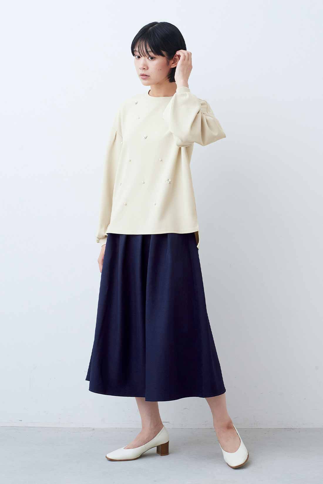 IEDIT［イディット］|IEDIT[イディット]　イレギュラータックでつくるシルエットが美しい 大人のフレアースカート〈ネイビー〉
