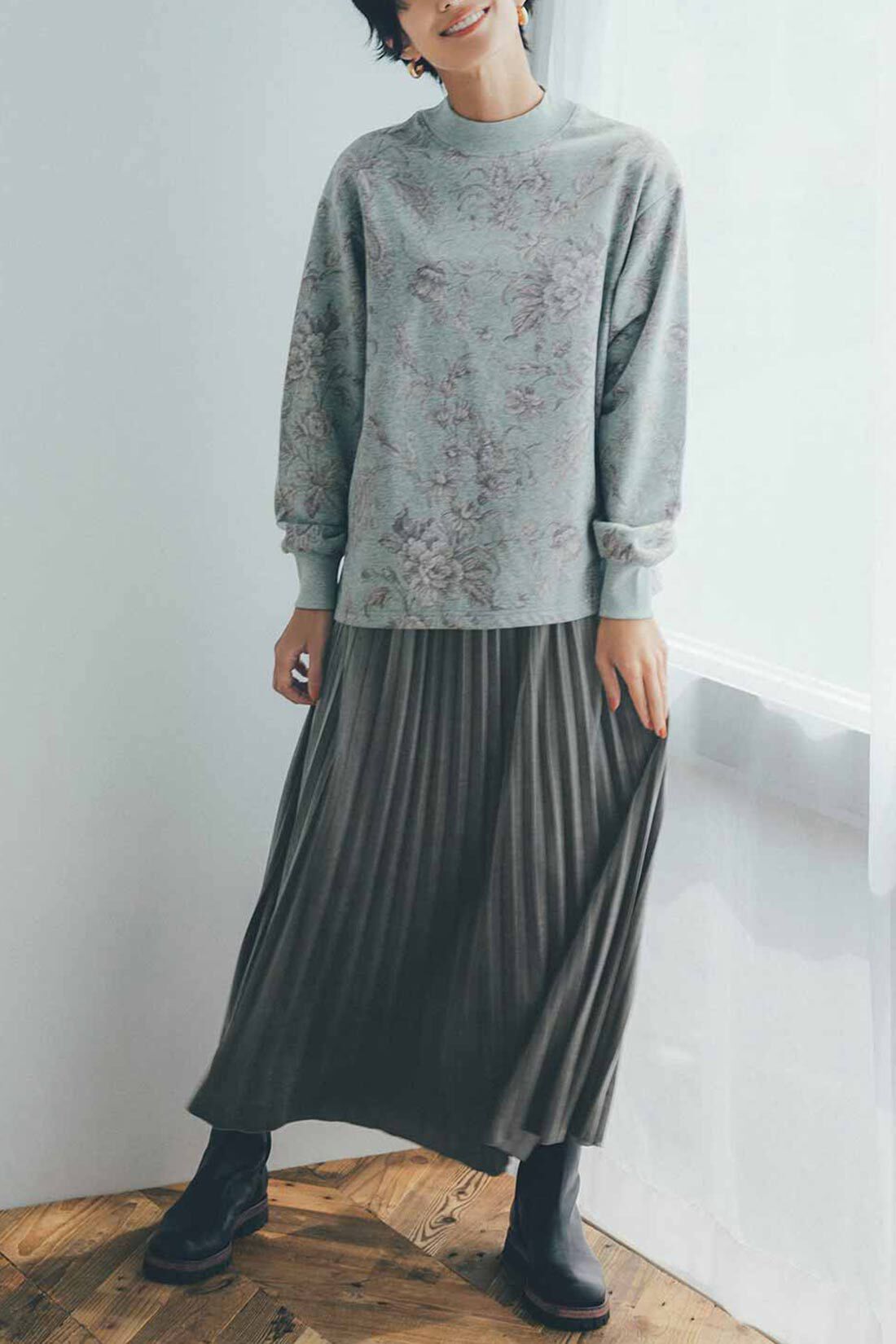 IEDIT[イディット] つややかな光沢が上品な ベロアプリーツスカート〈シルバーグレー〉｜レディースファッション・洋服の通販｜IEDIT