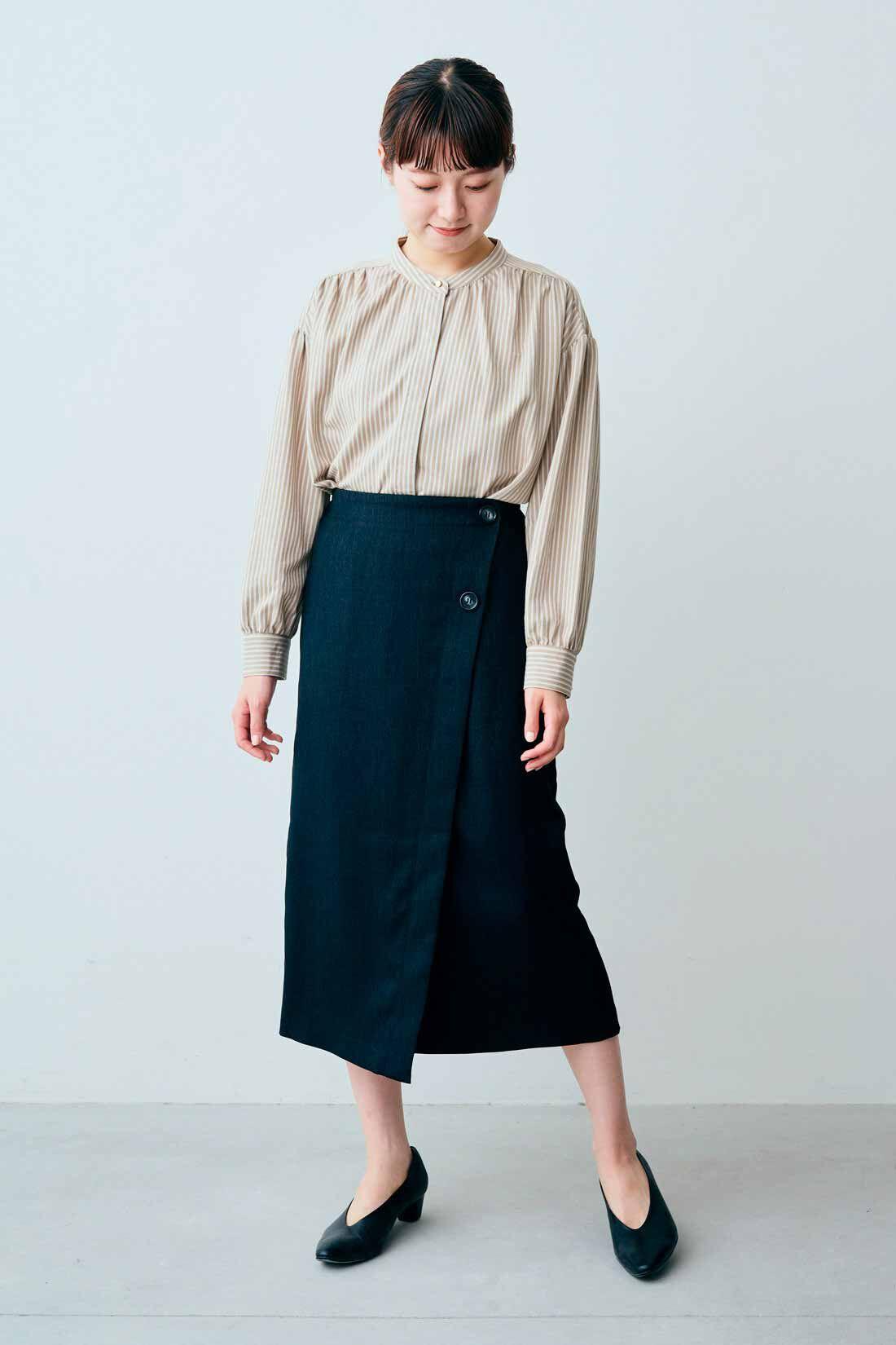 IEDIT[イディット]　ラップ風デザインで着映える 細見えIラインスカート|モデル身長：163cm　着用サイズ：M