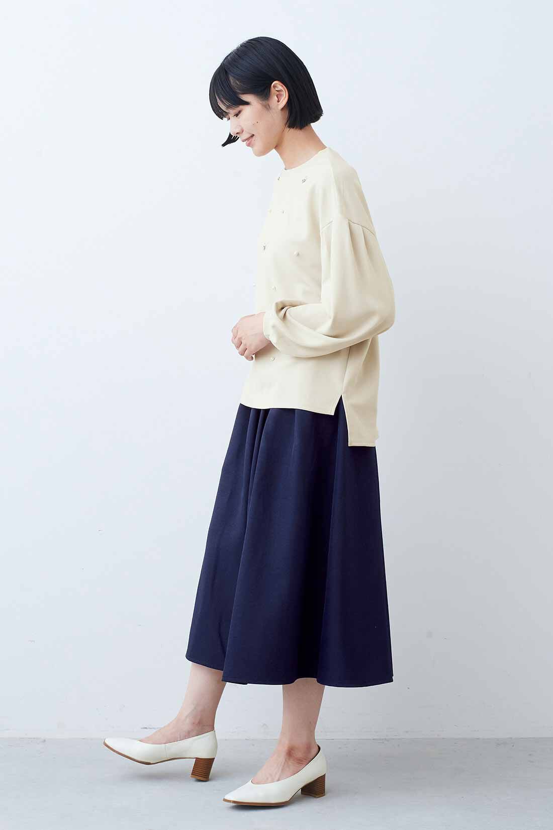 IEDIT［イディット］|IEDIT[イディット]　イレギュラータックでつくるシルエットが美しい 大人のフレアースカート〈ネイビー〉