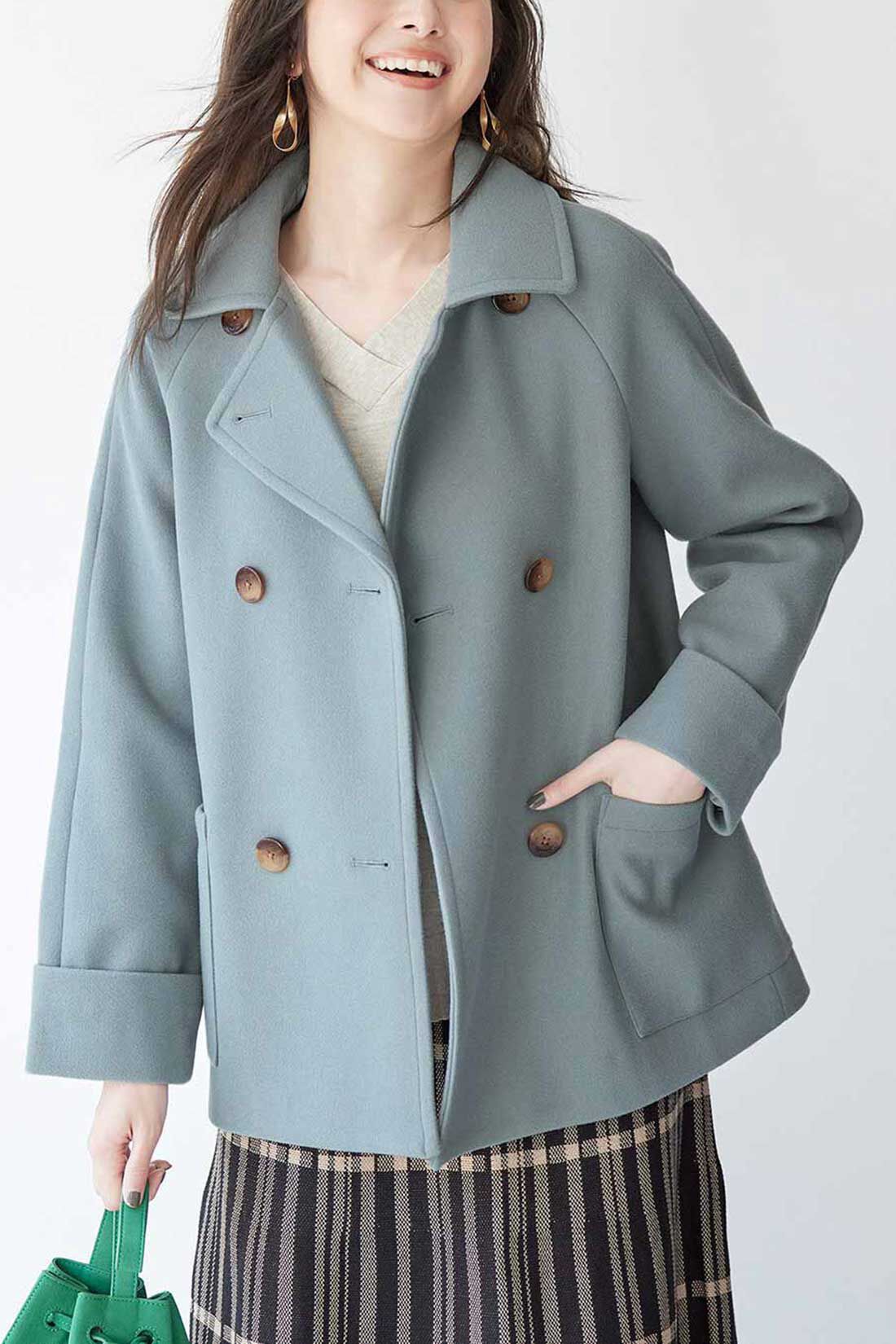 IEDIT|IEDIT[イディット]　着映えカラーのショート丈こなれPコート〈ブルーグリーン〉|※着用イメージです。お届けするカラーとは異なります。