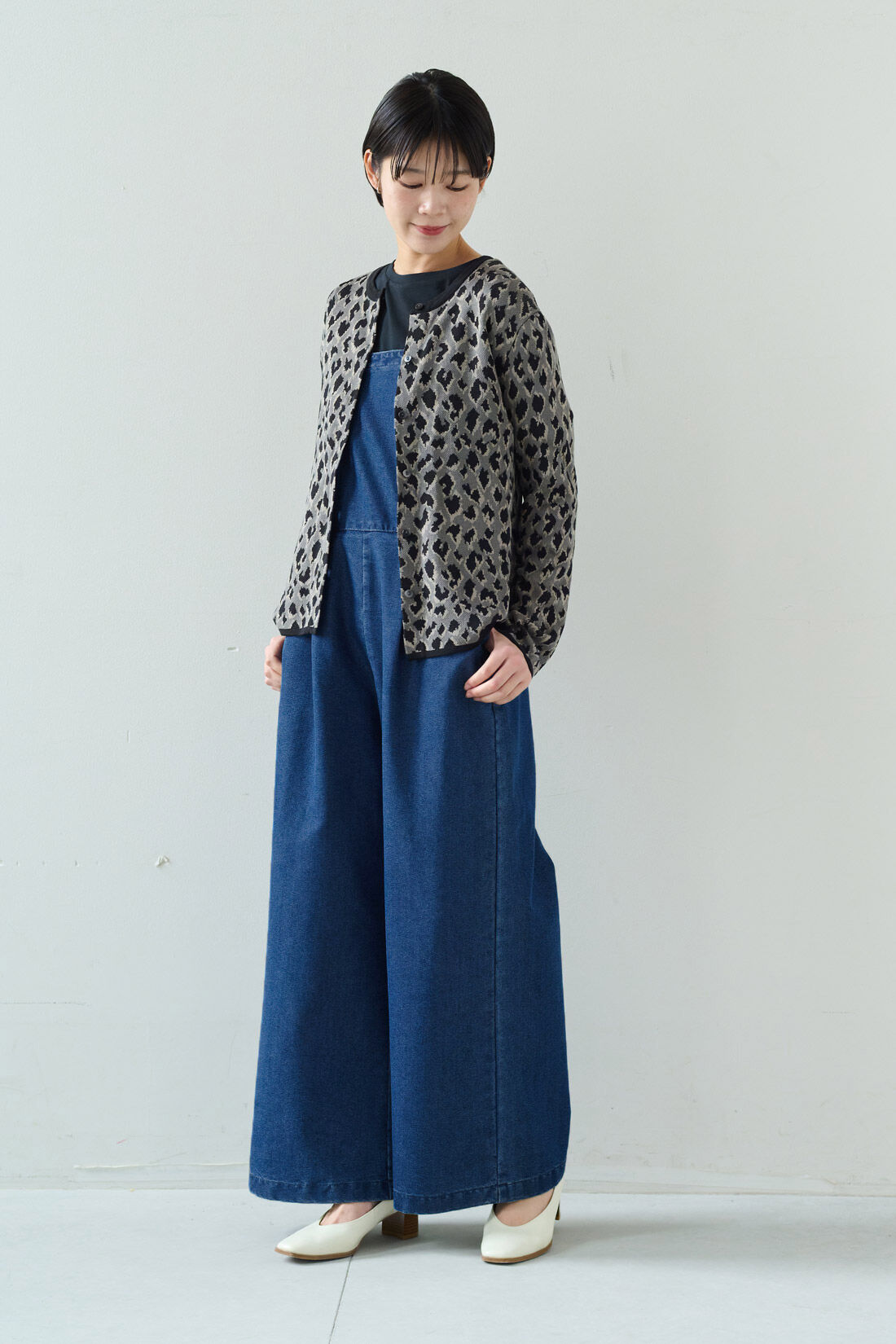 IEDIT|IEDIT[イディット]　大人仕様しなやかデニムサロペット〈ブルー〉|モデル身長：163cm　着用サイズ：M