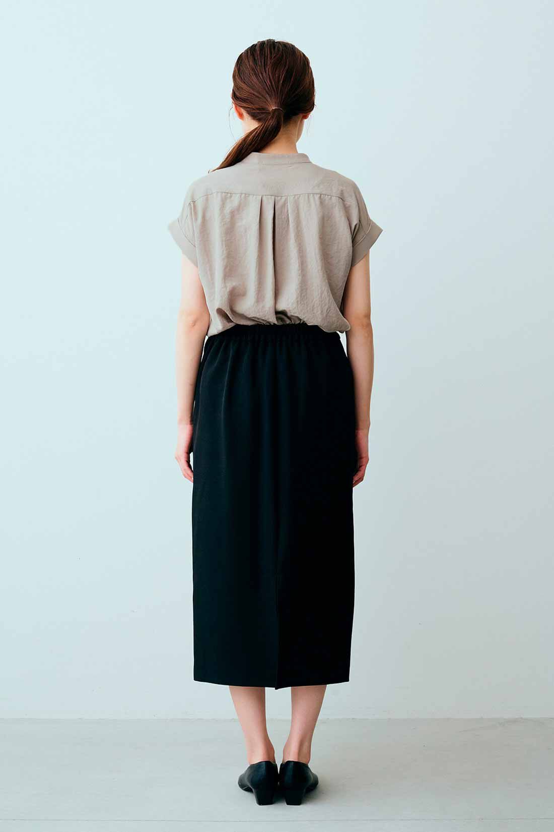 IEDIT|IEDIT[イディット]　UVカットがうれしい！ スマート見えして伸びやかな サラリとした着心地のIラインスカート|モデル身長：163cm　着用サイズ：M