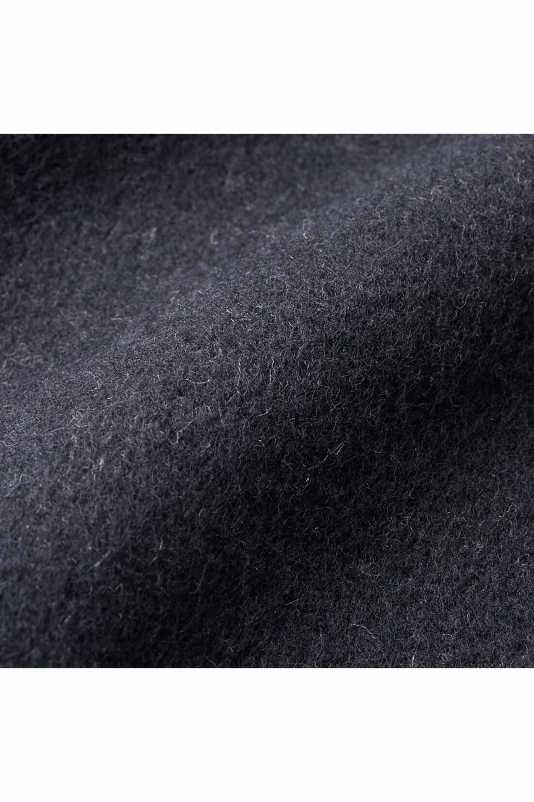 IEDIT[イディット]　光吸収発熱素材＆裏起毛でいつでも暖かな きれいめストレッチスリムパンツ〈ブラック〉|厚みのあるカットソーの裏側は、あったか起毛素材。