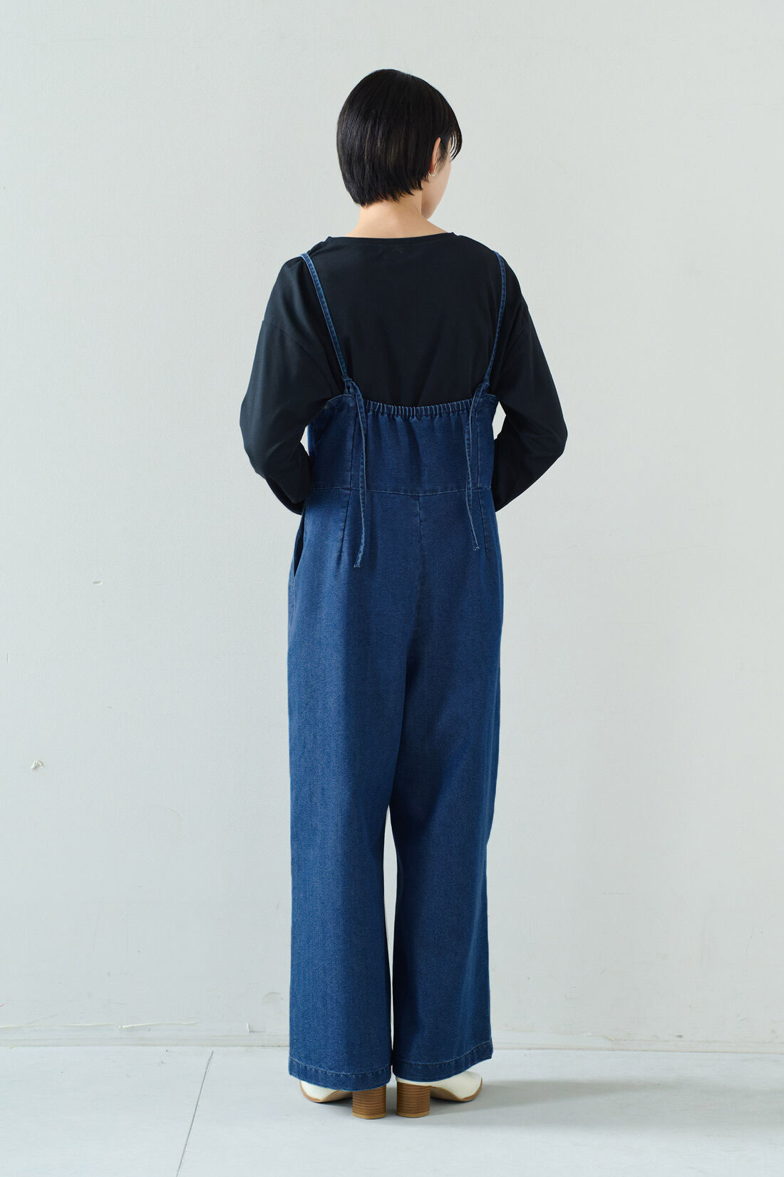 IEDIT|IEDIT[イディット]　大人仕様しなやかデニムサロペット〈ブルー〉|モデル身長：163cm　着用サイズ：M