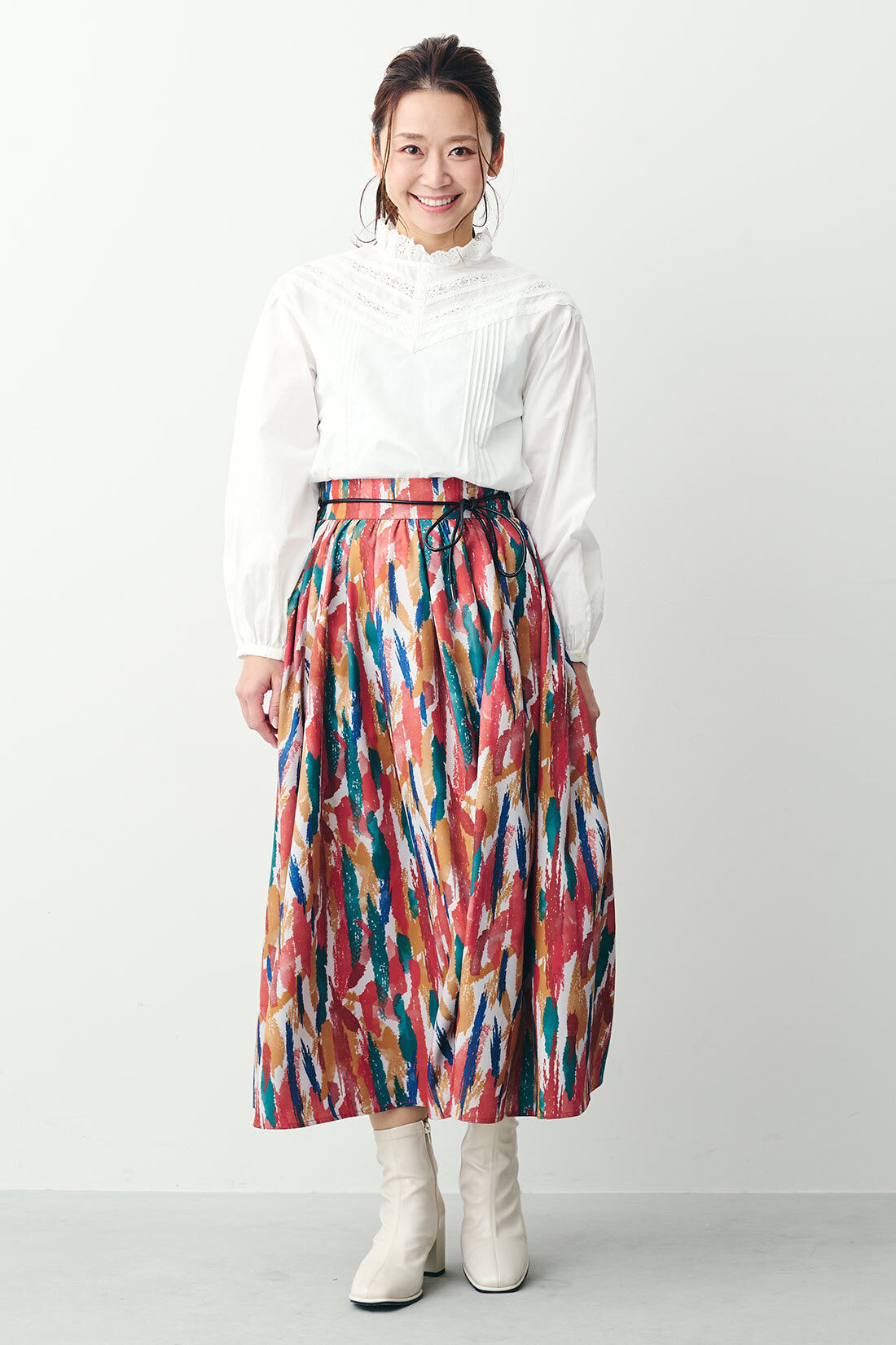 IEDIT|IEDIT[イディット]　ルノワールの色彩をまとう アートペイント柄のマルチカラーボリュームロングスカート|モデル身長：161cm 着用サイズ：M