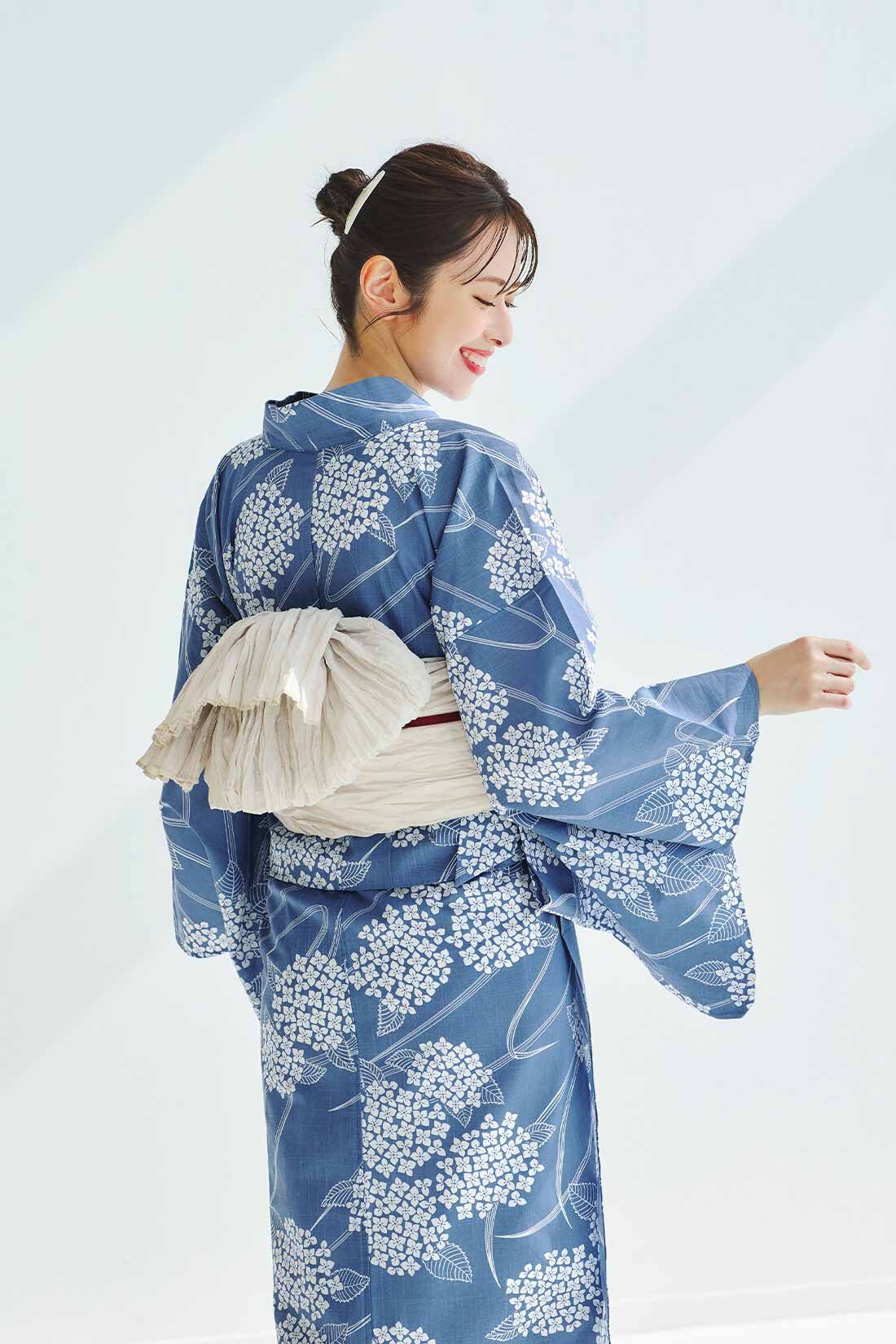 IEDIT［イディット］|IEDIT[イディット]　着付けいらずでさっと着られる 大人の粋な二部式浴衣とへこ帯セット〈紫陽花青×胡粉色〉