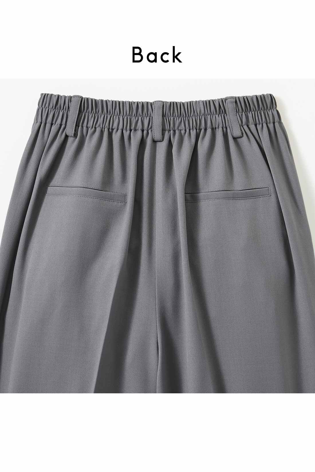 IEDIT|IEDIT[イディット]　きちんと見えて上品にこなれる 大人のセミワイドパンツ〈グレー〉【コーデ買いキャンペーン】|ベルトループ付きのウエストは、後ろゴム仕様で前はすっきり。飾りポケットでヒップアップ効果。