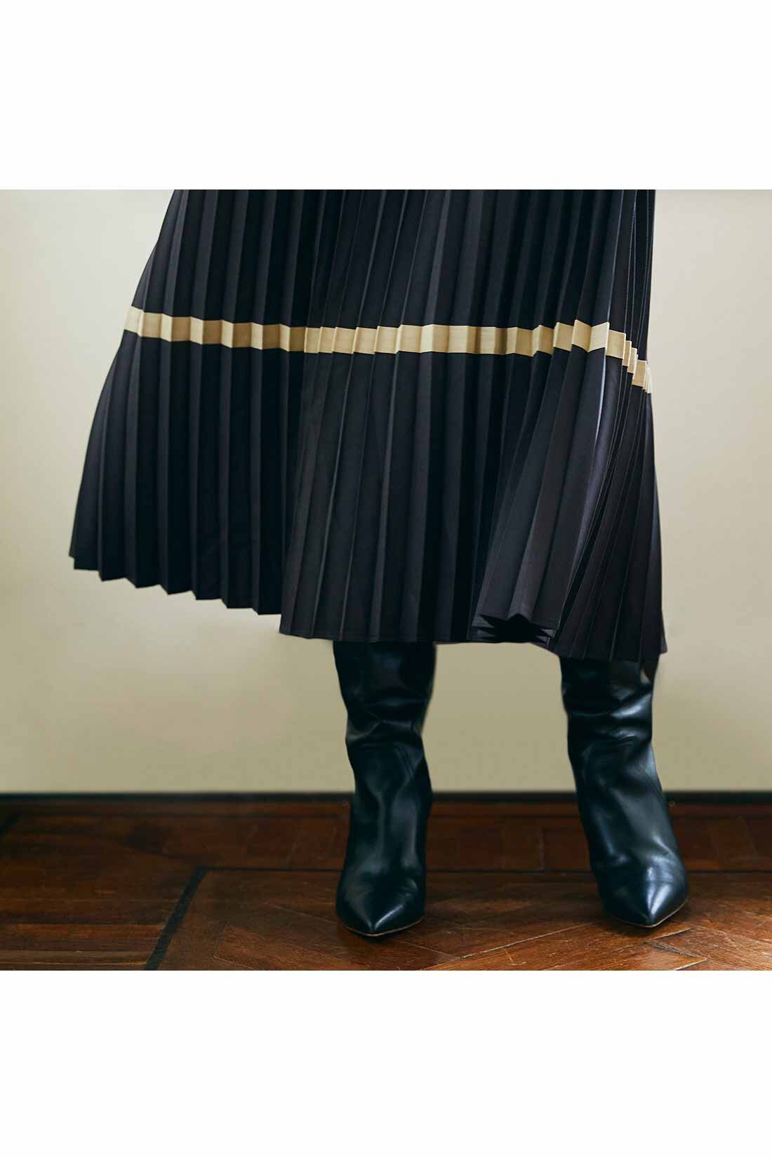 IEDIT[イディット]　配色ラインがモードなプリーツスカート〈ブラック〉|※お届けするカラーとは異なります。