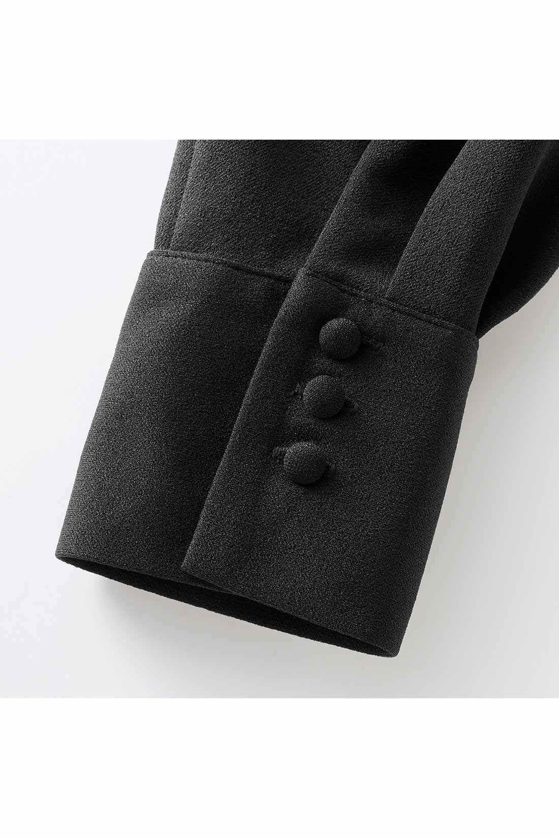 IEDIT[イディット]　福田麻琴さんコラボ 使い方いろいろこれさえあれば！なオケージョンワンピースとアクセサリーセット〈ブラック〉|袖口の長めのカフス＆くるみボタンが高見えな印象。