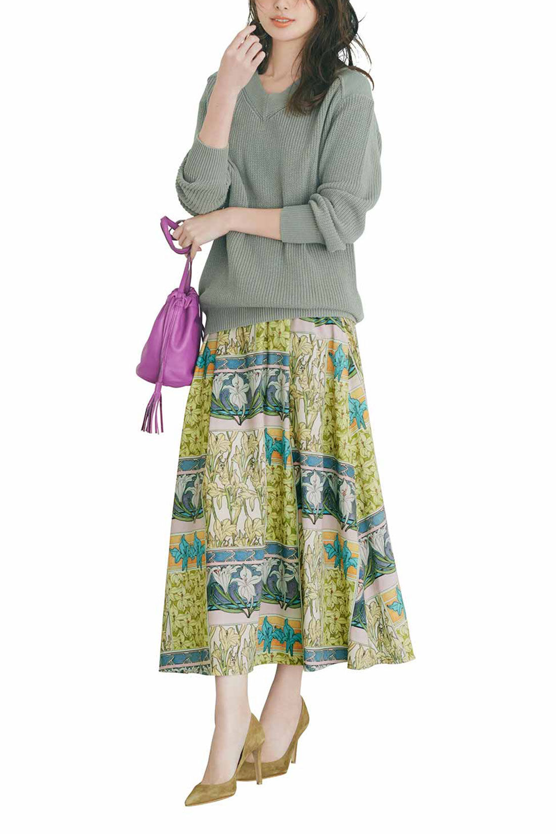 IEDIT|IEDIT[イディット]　優美なミュシャの図案をまとう クラッシックなプリントスカート〈ベージュ〉|※着用イメージです。お届けするカラーとは異なります。