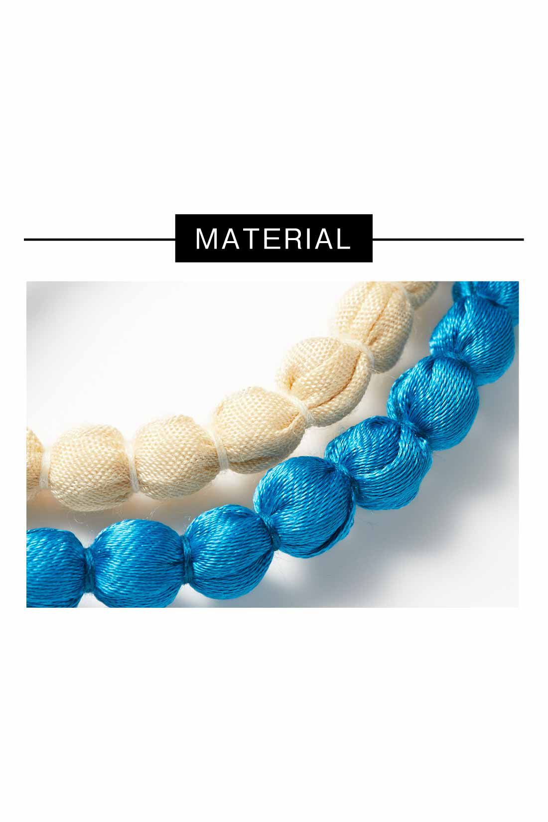 IEDIT［イディット］|Her smileプロジェクト IEDIT[イディット]　Made in India 軽やかクロスボールネックレス|ウッドビーズに巻き付けたサテン生地は、マットな質感がこなれた雰囲気。