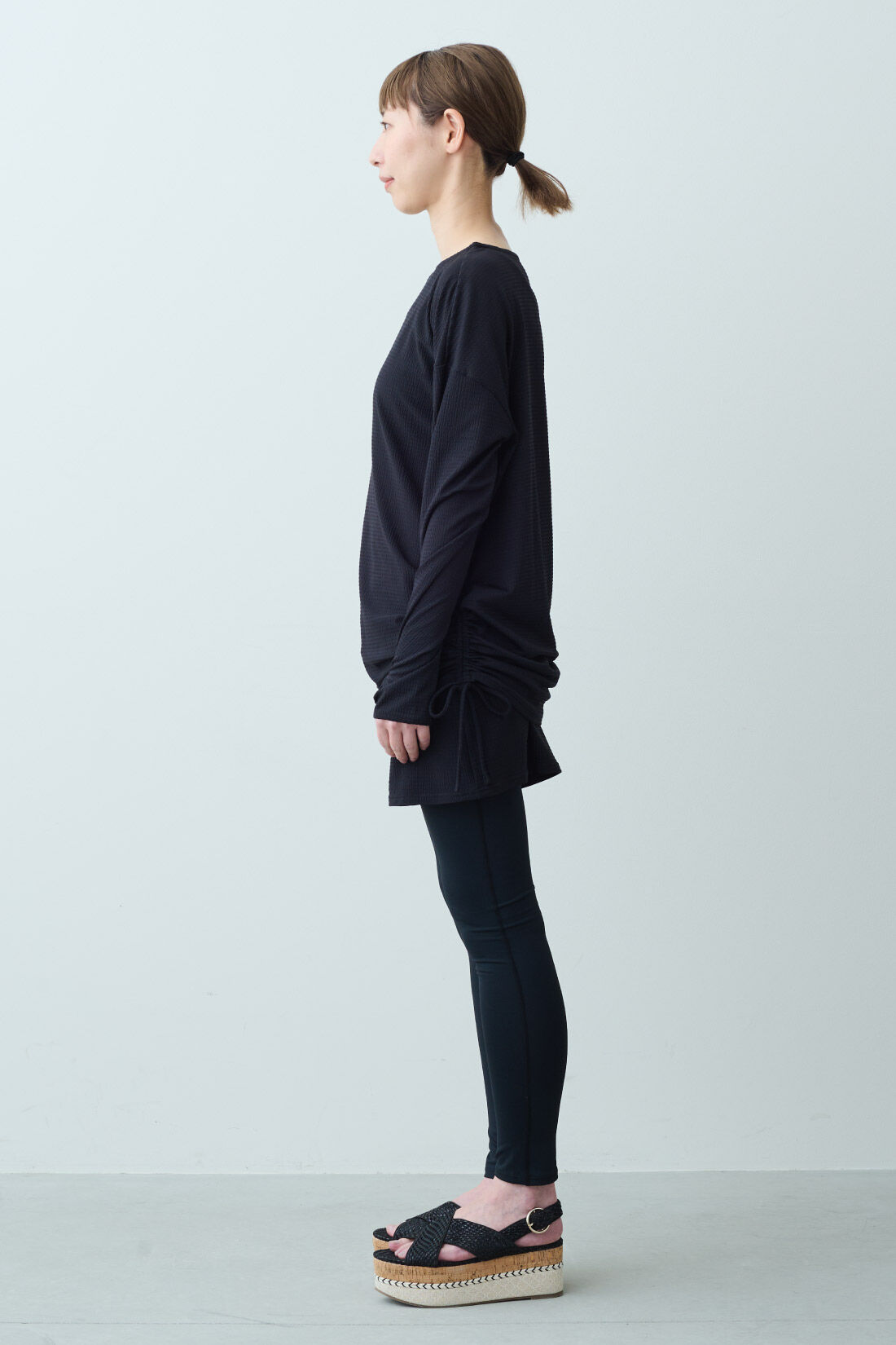 IEDIT|IEDIT[イディット]　福田麻琴さんコラボ 露出をおさえて紫外線対策 ほっそり見えレギンス〈ブラック〉|モデル身長：160ｃｍ　着用サイズ：Ｍ