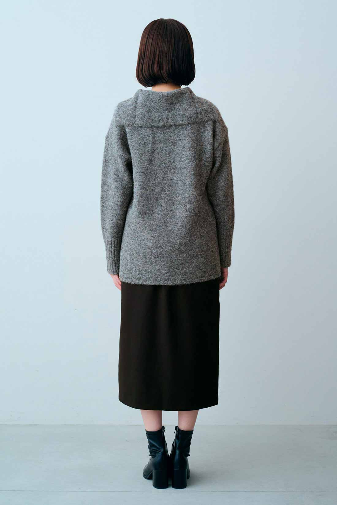 IEDIT[イディット]　伸びやかなダブルクロス素材のフロント切り替えIラインスカート|モデル身長：163cm　着用サイズ：M