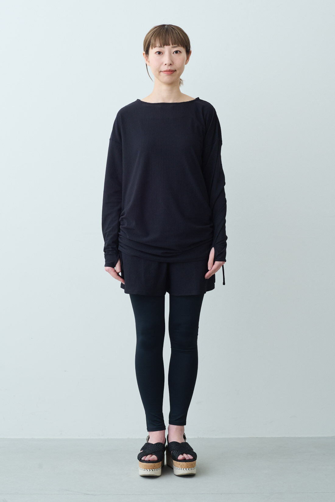 IEDIT|IEDIT[イディット]　福田麻琴さんコラボ 露出をおさえて紫外線対策 ほっそり見えレギンス〈ブラック〉|モデル身長：160cm　着用サイズ：M