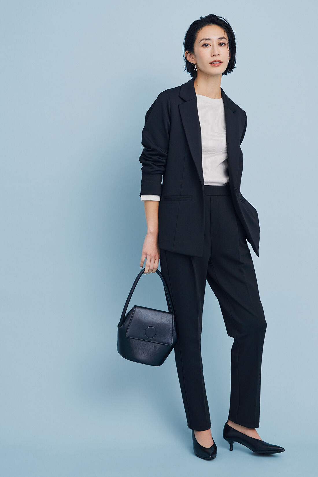 IEDIT|花粉リリース UVケア 純黒素材 バレエフィットRパンツ〈黒〉のコーディネート