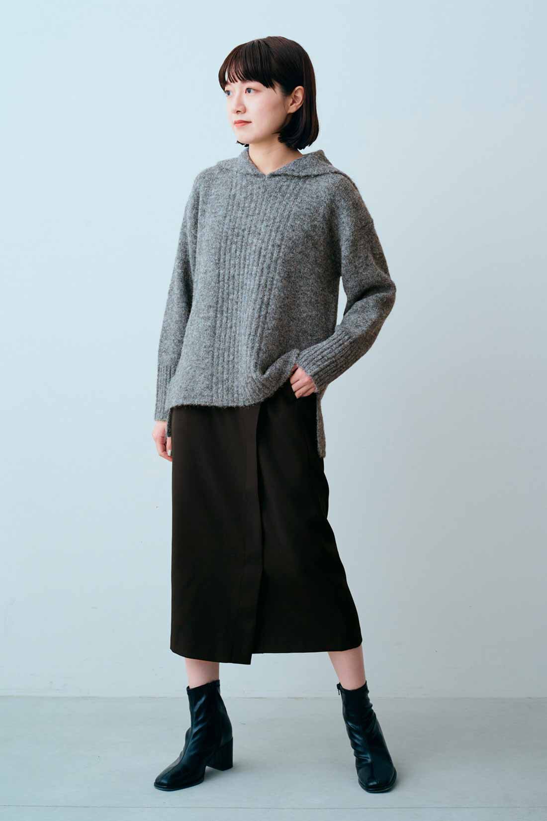 IEDIT|IEDIT[イディット]　伸びやかなダブルクロス素材のフロント切り替えIラインスカート〈ブラック〉|モデル身長：163cm　着用サイズ：M