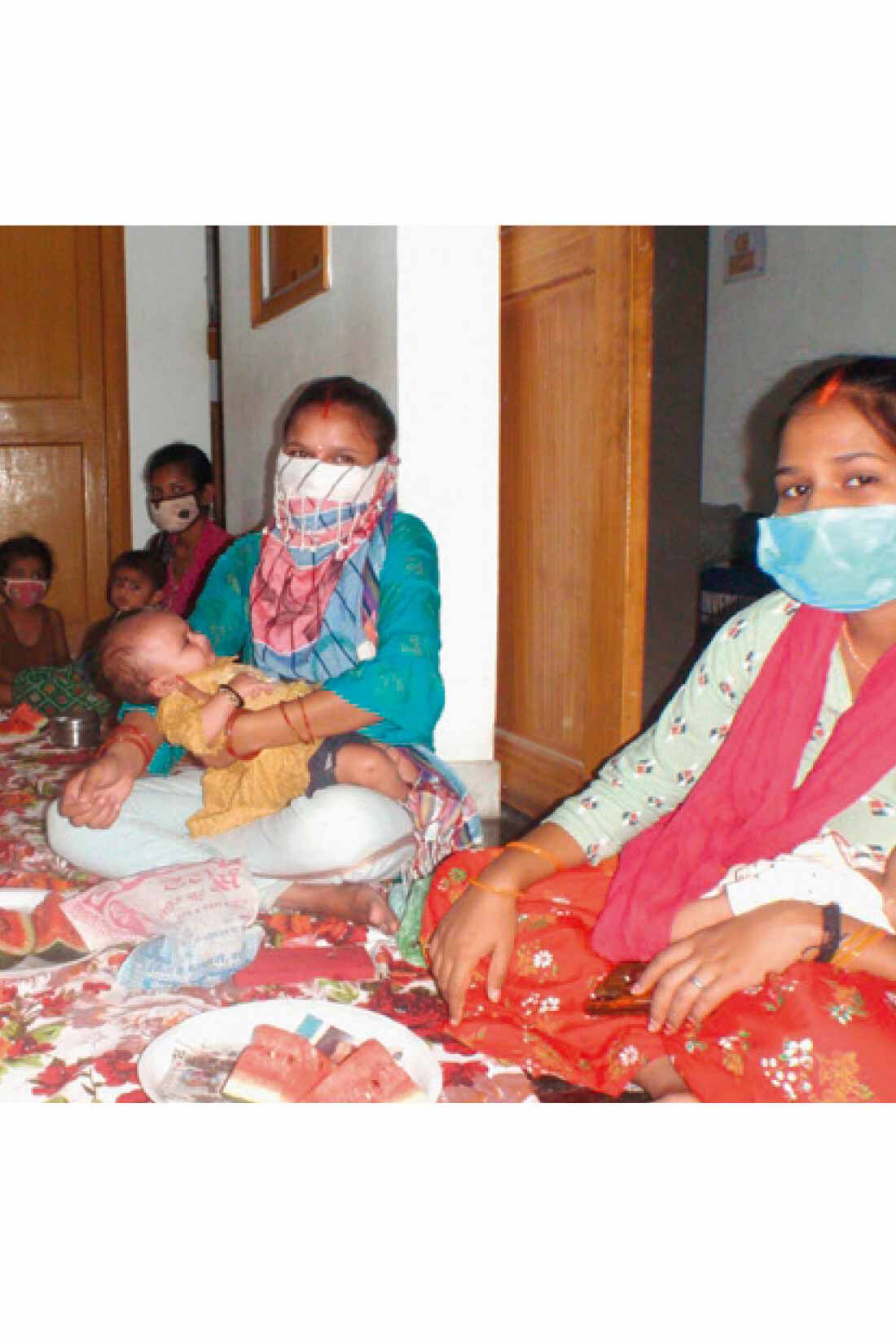 IEDIT|Her smileプロジェクト IEDIT[イディット]　Made in India 2-WAY仕様のタッセルが揺れる 繊細なビーズ刺しゅうが美しいイヤアクセサリー|スタートアップとして、AMDA（アムダ）がインド東部で運営するピースクリニックの活動を支援します。 AMDAピースクリニックとは、インドの貧困地域で医師が不足する中、危険な状況で妊娠・出産をする女性や赤ちゃんを支援する取り組みです。→https://amda.or.jp/