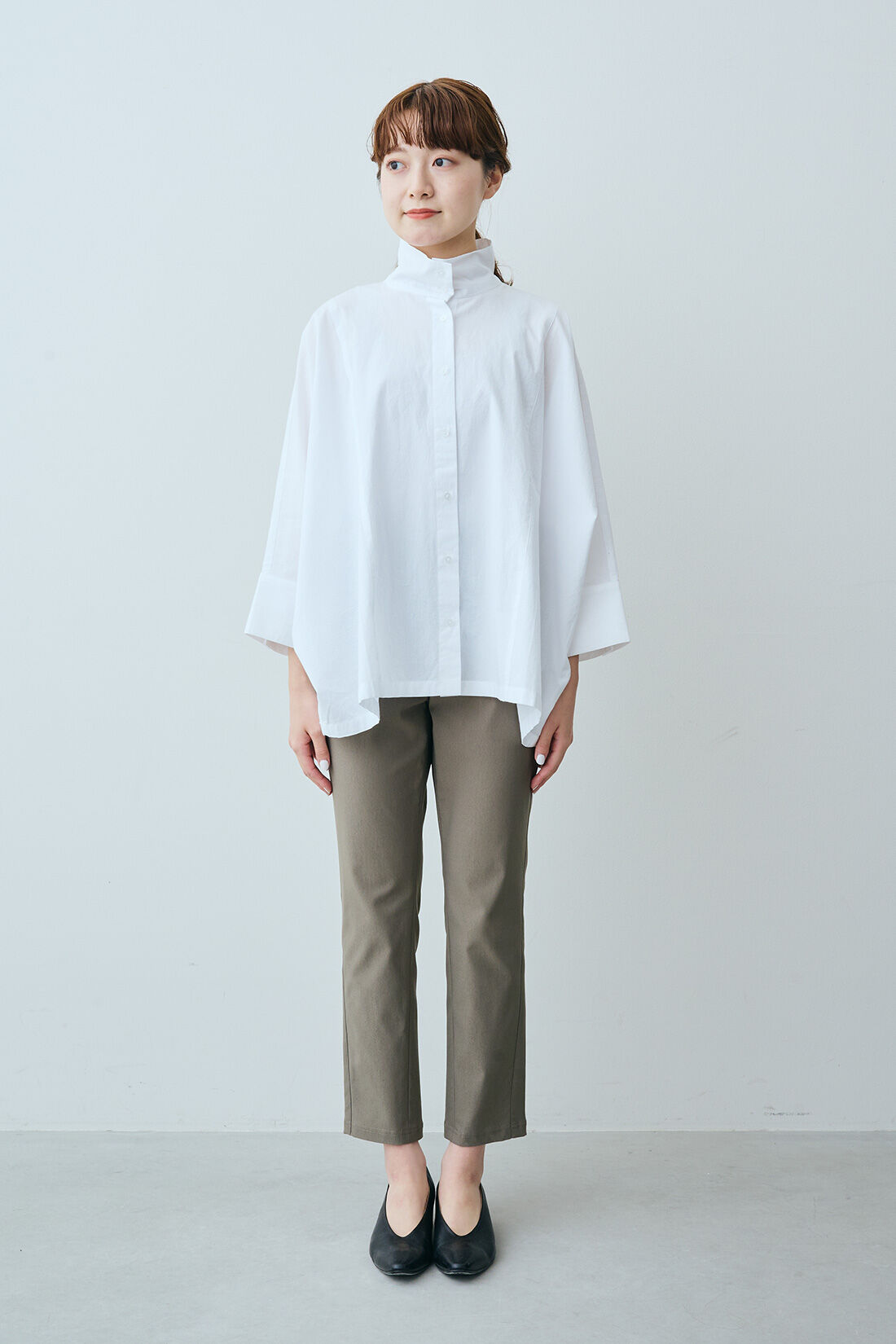 IEDIT|スタンドカラーシャツ〈オフホワイト〉ＩＥのコーディネート|モデル身長：163cm　着用サイズ：M
