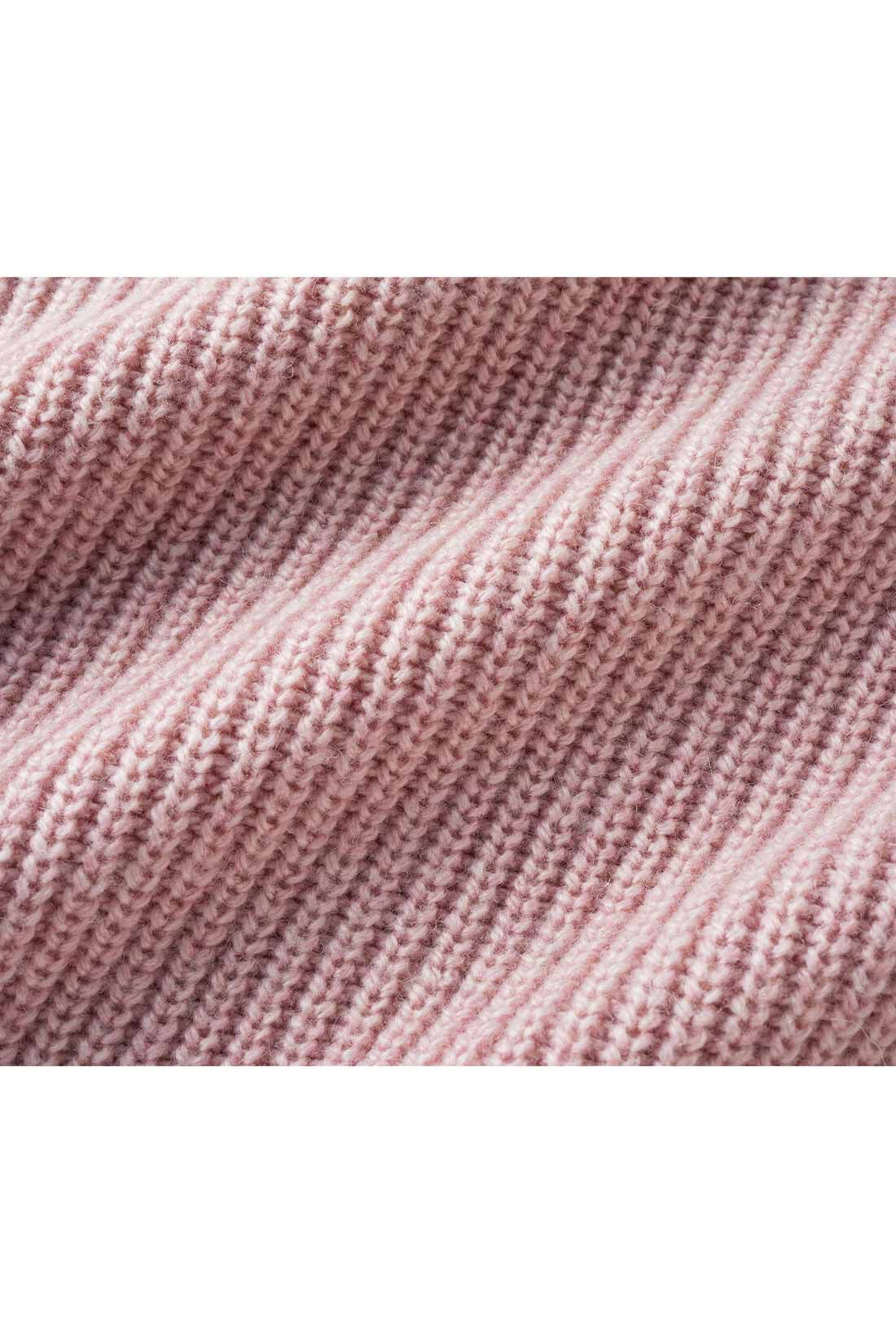 IEDIT|IEDIT[イディット]　着まわしを楽しめる ショール付きニットプルオーバー〈ライトベージュ〉|リサイクルポリエステルを使用した、ほどよい厚みのある片あぜ編み。　※お届けするカラーとは異なります。