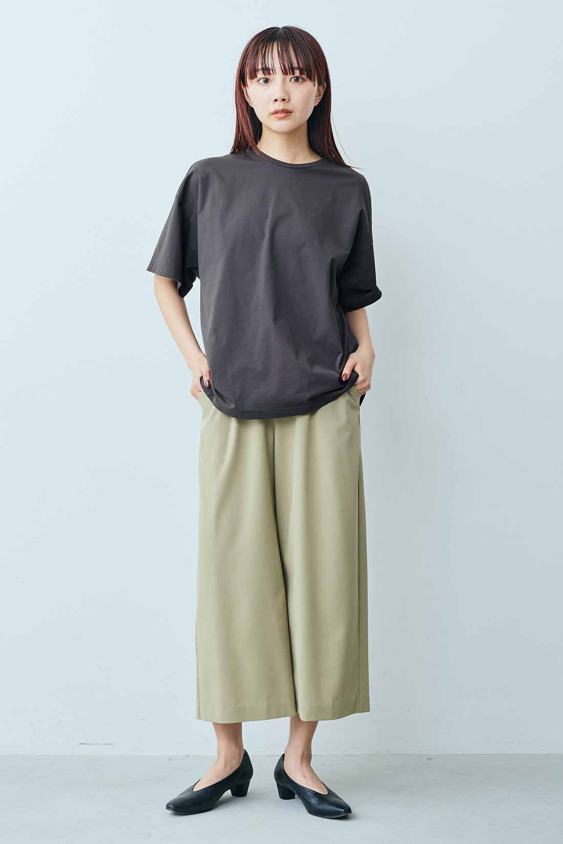IEDIT［イディット］|吸汗速乾 UVカット SO!MESH トップス〈チャコールグレー〉のコーディネート