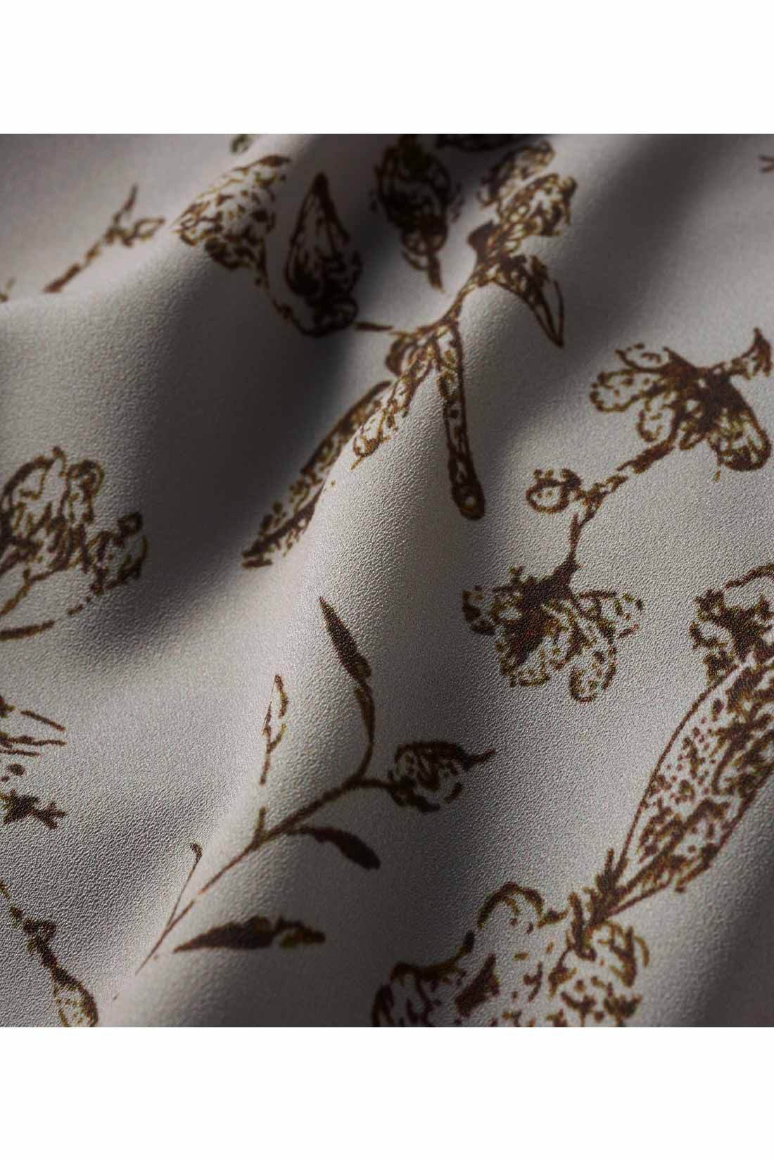 IEDIT［イディット］|IEDIT[イディット]　洗練シルエットが美しい 大人シックなプリント柄が華やぐスカート|軽やかでしわになりにくいオリジナルのボタニカル柄プリント アイロンいらずでイージーケア。表面感のあるポリエステル素材に、素描風なタッチのボタニカル柄をプリント。シックな配色も大人のニュアンス。