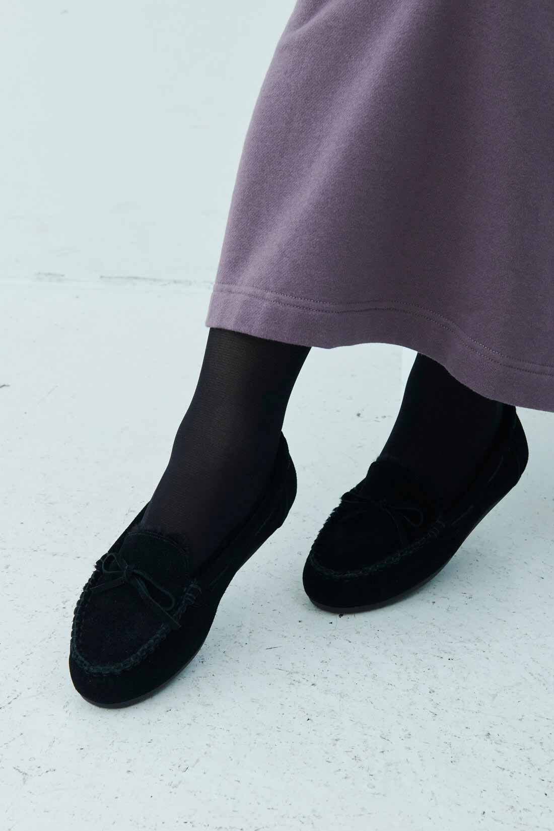 IEDIT|IEDIT[イディット]　とっても暖かい履き心地の表側は本革のふわふわモカシン風シューズ〈ブラック〉