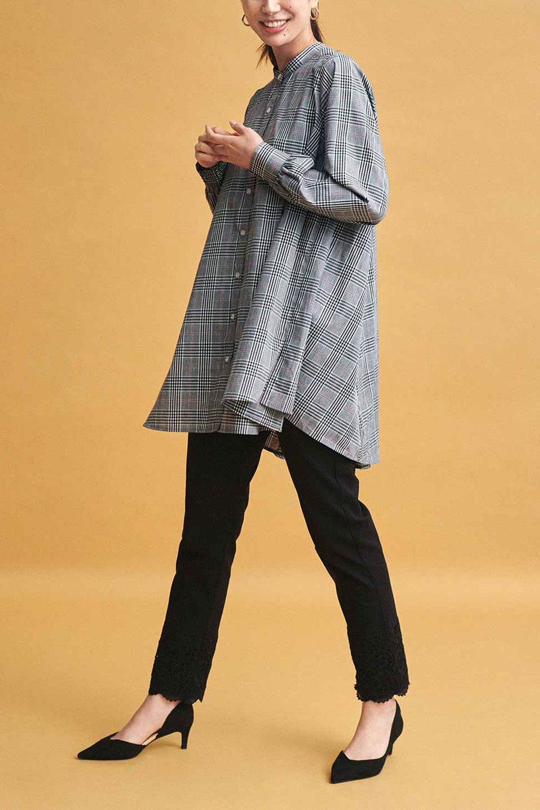 IEDIT|IEDIT[イディット]　360度美しい ふんわりフレアーの着映えバンドカラーシャツチュニック〈ブラックチェック〉