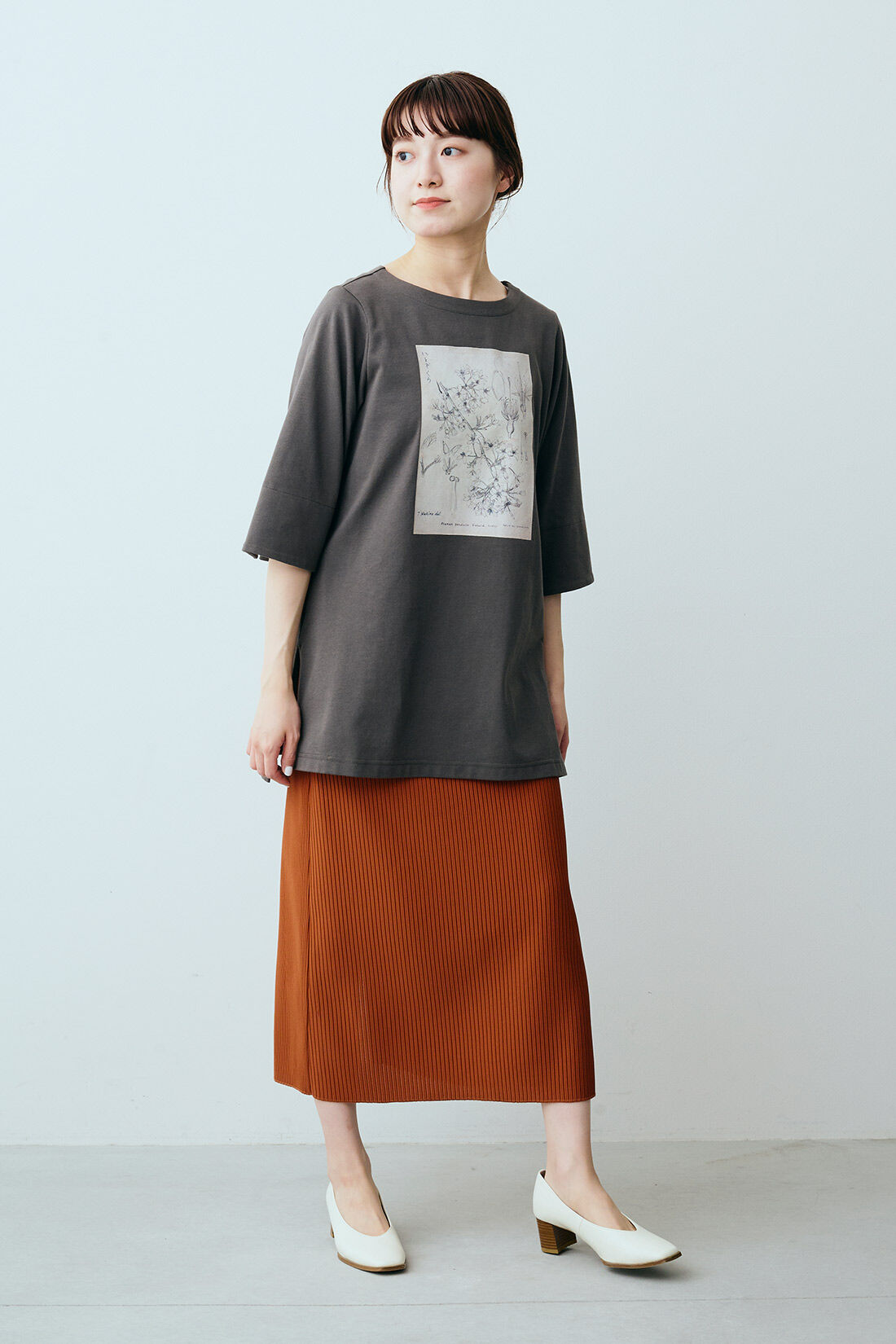 IEDIT|IEDIT[イディット]　ニットライクなリップルカットソー素材で仕立てた らくちんきれいなIラインスカート〈5〉