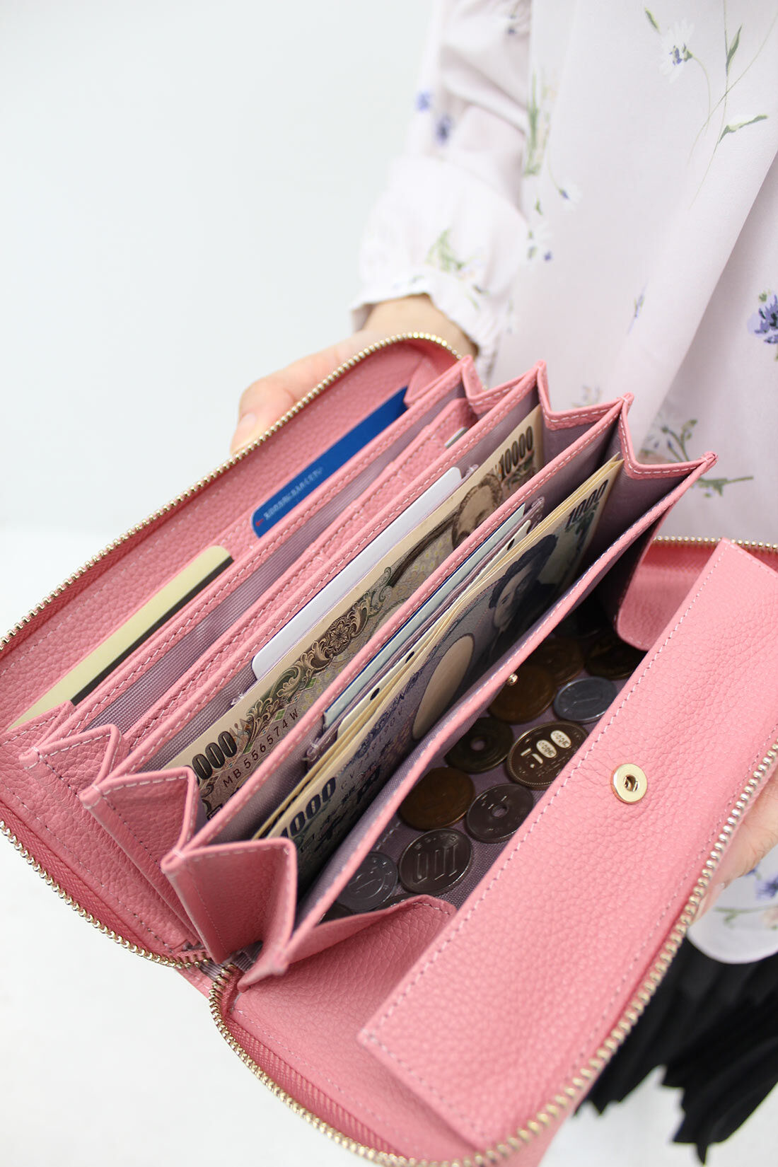 IEDIT|IEDIT[イディット]ワガママ企画　使いやすさをとことん追求 エレガントに映えるローズピンクの本革長財布〈ピンク〉