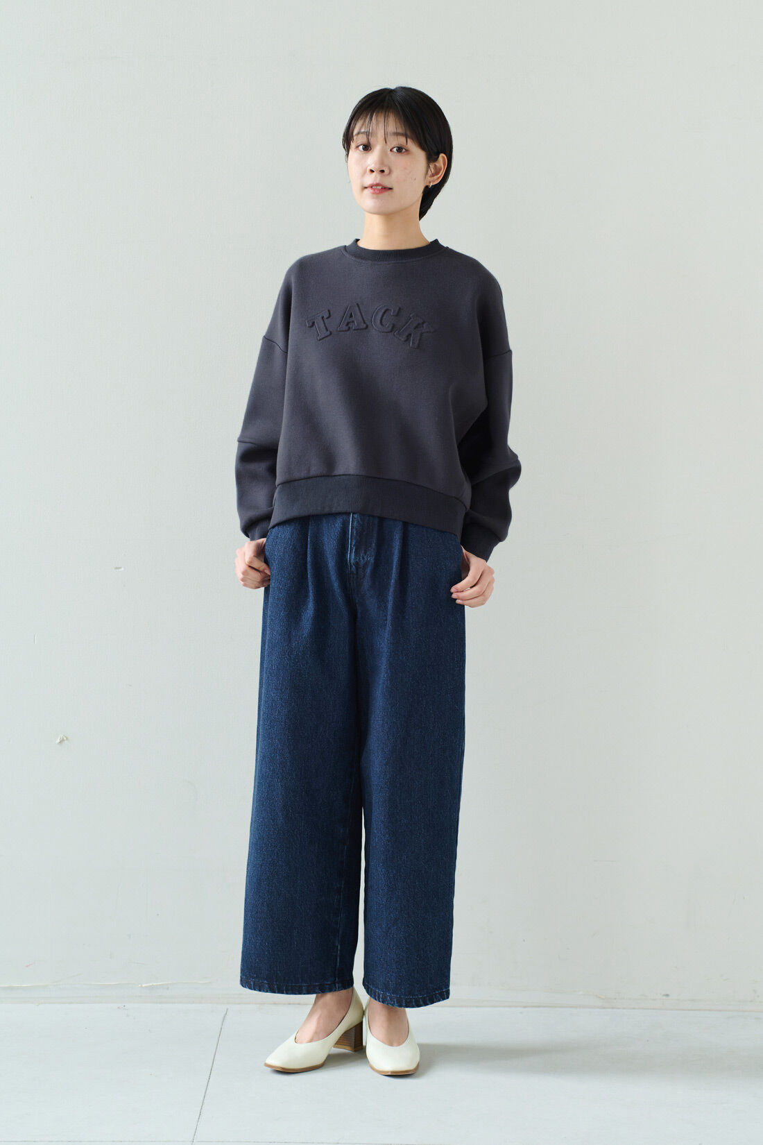 IEDIT［イディット］|IEDIT[イディット]　国産にこだわった毎日はきたいタックワイドデニム〈ブルー〉|モデル身長：163cm　着用サイズ：M