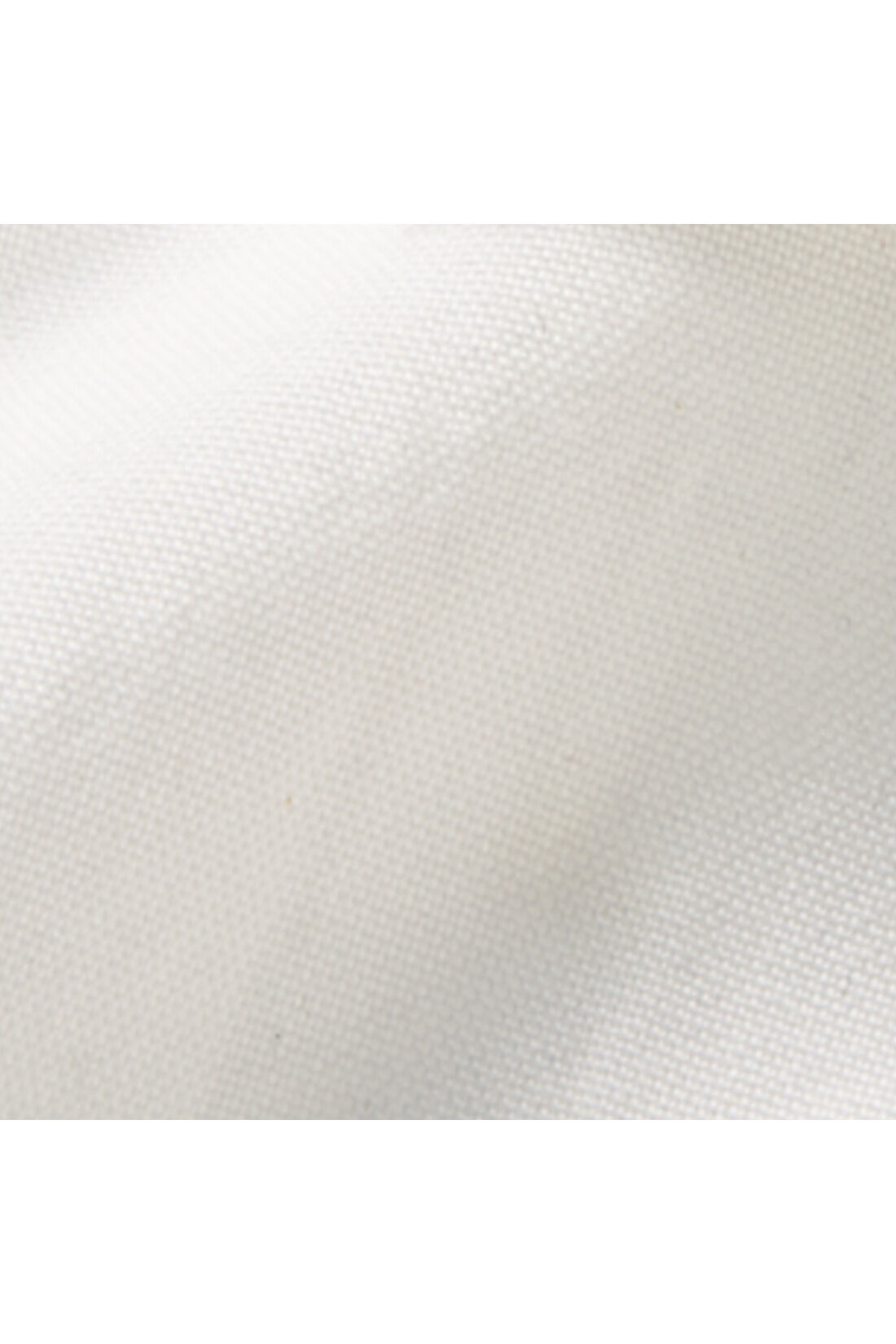 IEDIT|IEDIT[イディット]　レイヤードで体形カバーもかなう すそシャツデザインのホワイトロングカットソートップスの会|すそ部分はきちんと見えるブラウス素材。