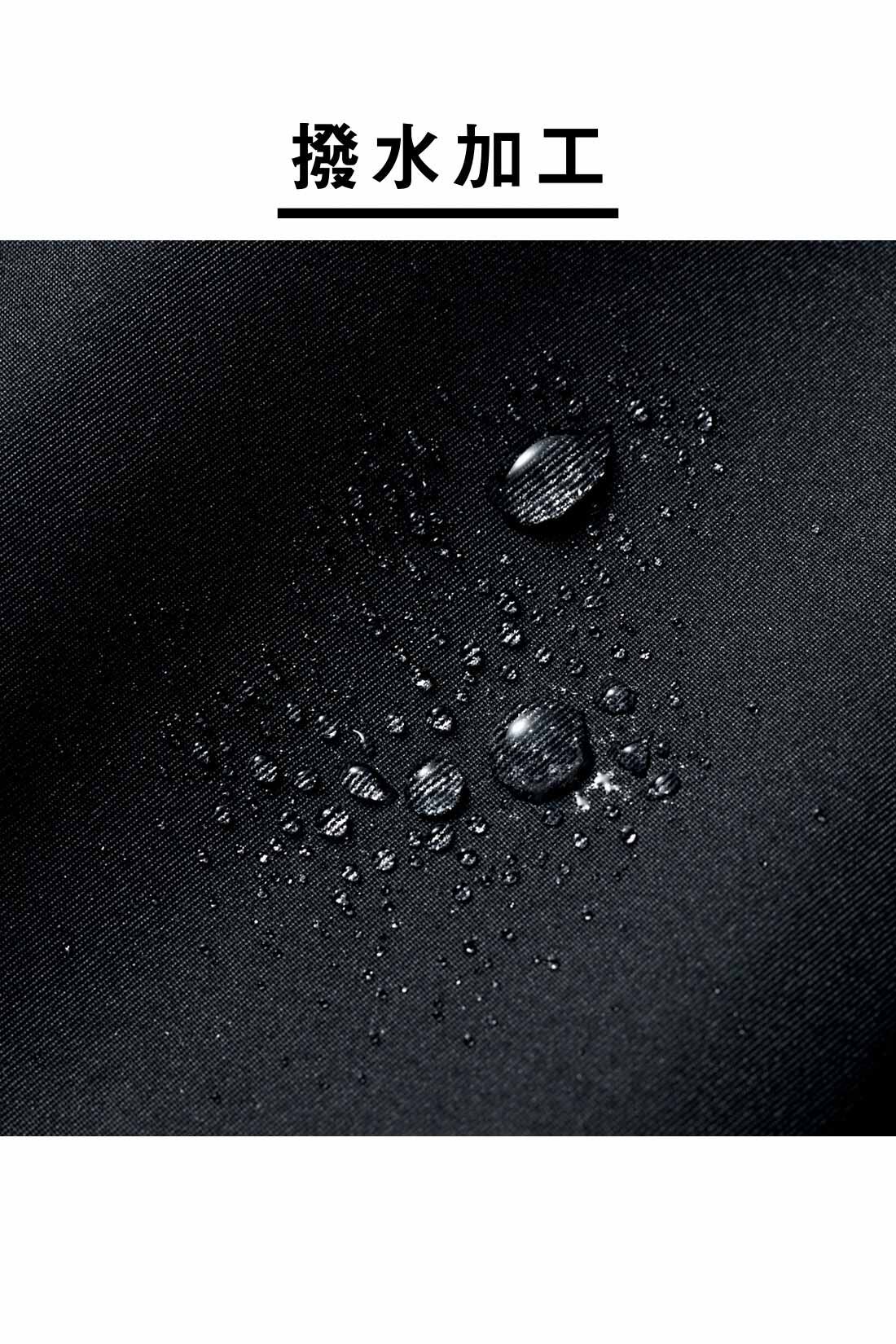 IEDIT［イディット］|IEDIT[イディット]　すそフォルムで着映える すっきりシルエットの撥水（はっすい）素材マウンテンパーカー〈ブラック〉|撥水加工をしたポリエステル素材はマットで上品な表面感。長い季節軽やかに着られます。