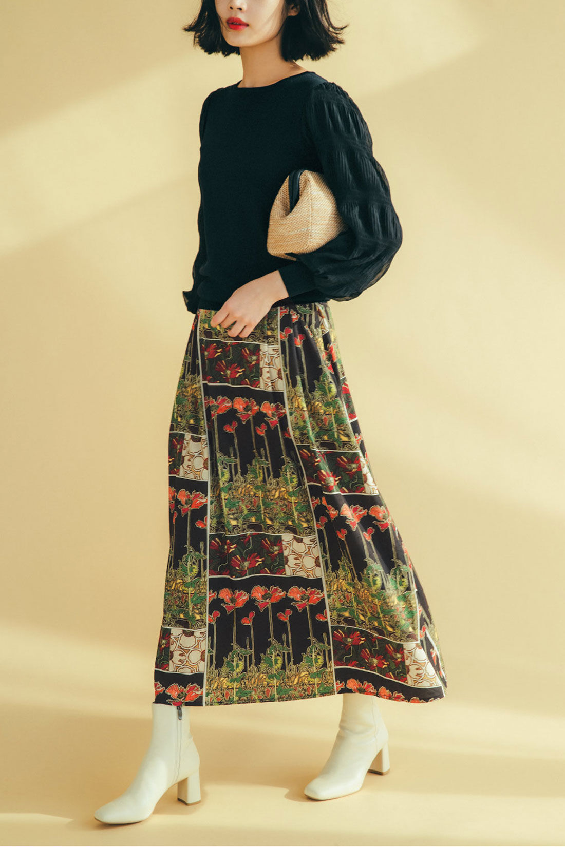 イディット|IEDIT[イディット]　優美なミュシャの図案をまとう クラッシックなプリントスカート〈ブラック〉