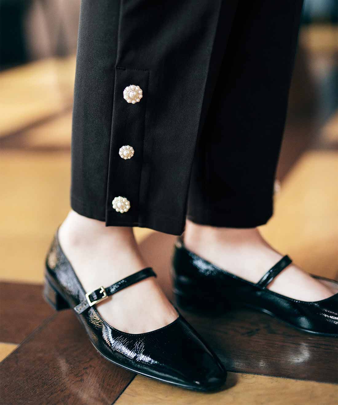 IEDIT［イディット］|IEDIT[イディット]　華やかパールビジューがきらめく テーパードパンツ〈ブラック〉