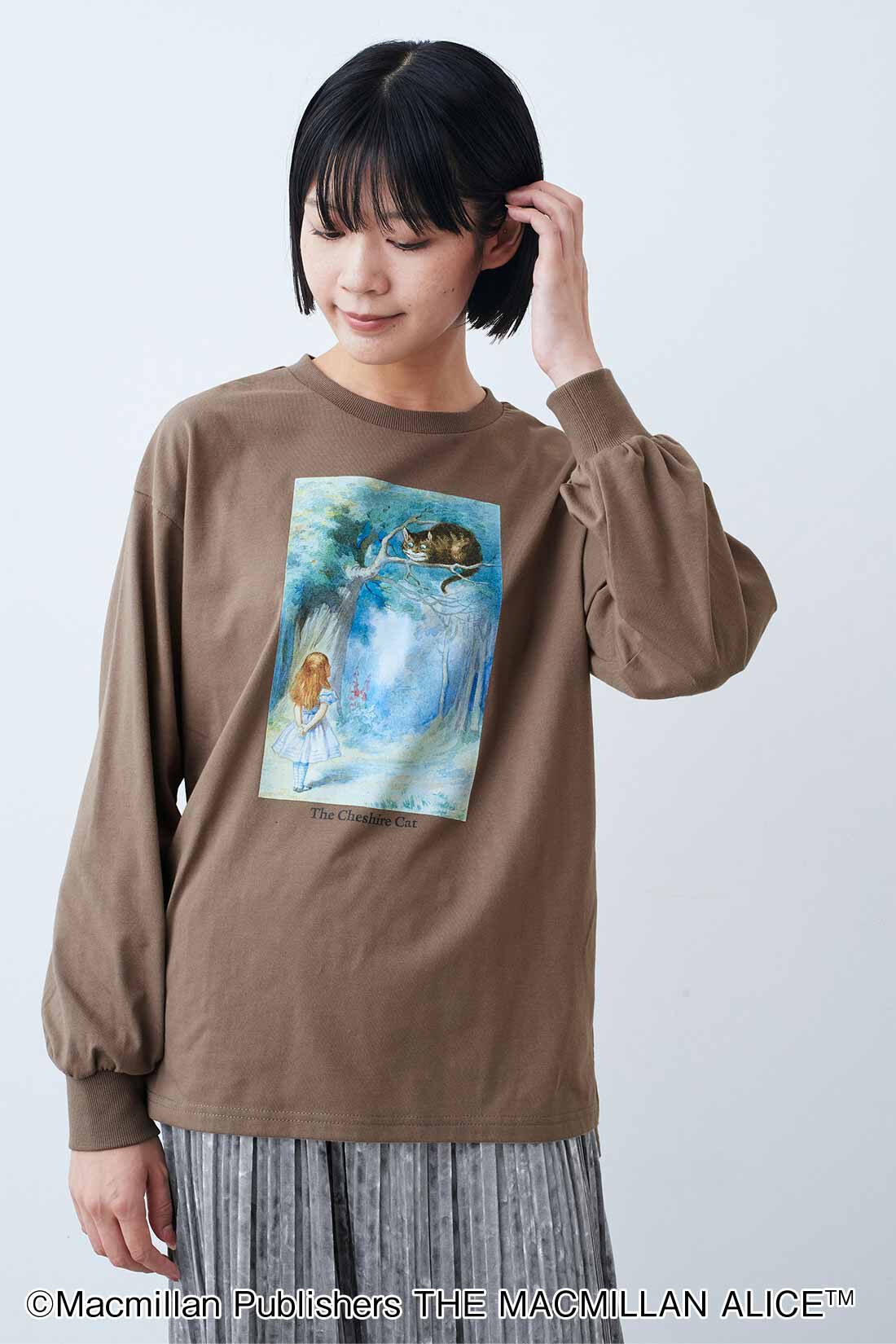 IEDIT|THE MACMILLAN ALICE TM×IEDIT[イディット]　挿絵の世界をおしゃれに楽しむ ニュアンスカラーの大人カットソートップス