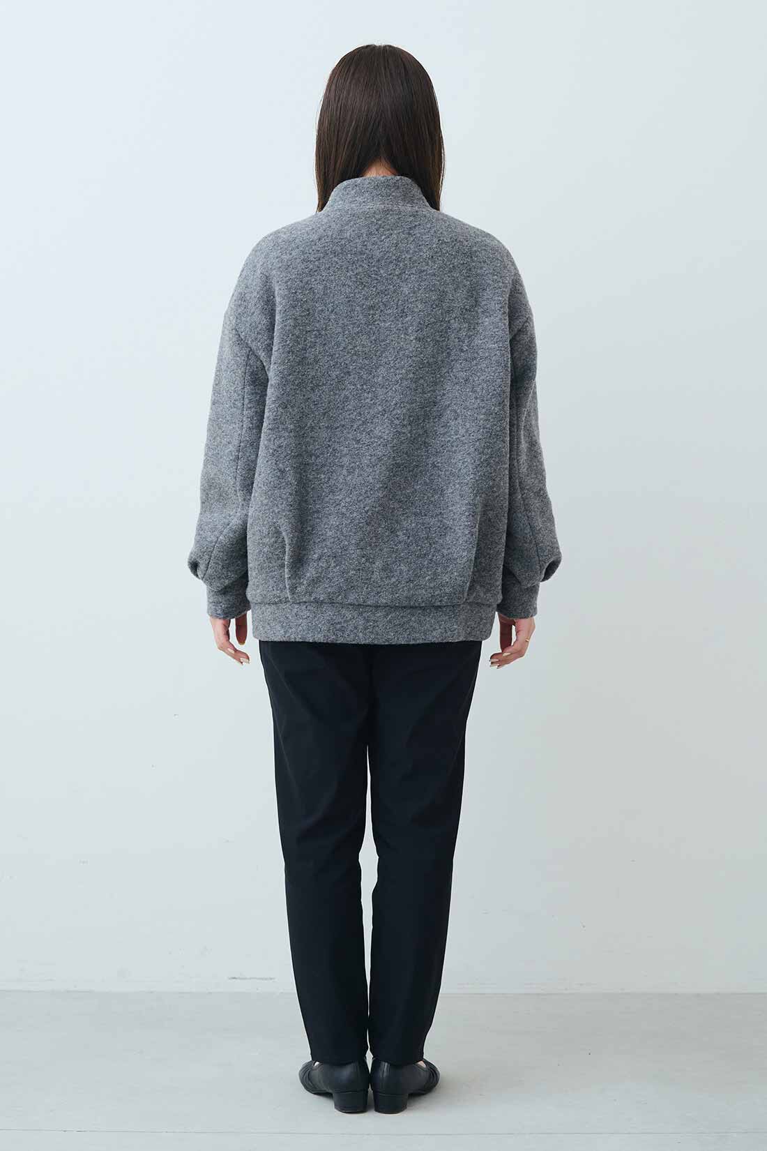 IEDIT|IEDIT[イディット]　ウール混スライバー素材で軽やか ミドル丈ブルゾンコート〈グレー〉|モデル身長：159cm　着用サイズ：M